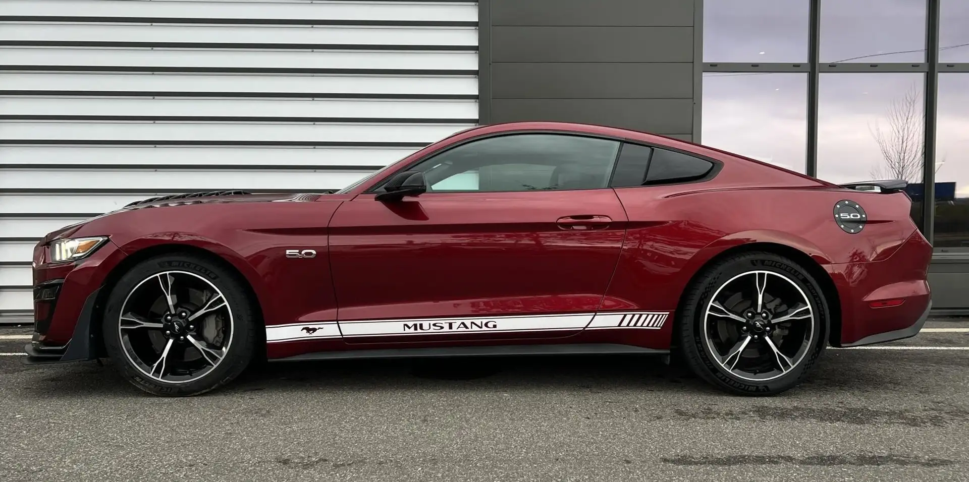 Ford Mustang Fastback V8 5.0 421 GT A - 2