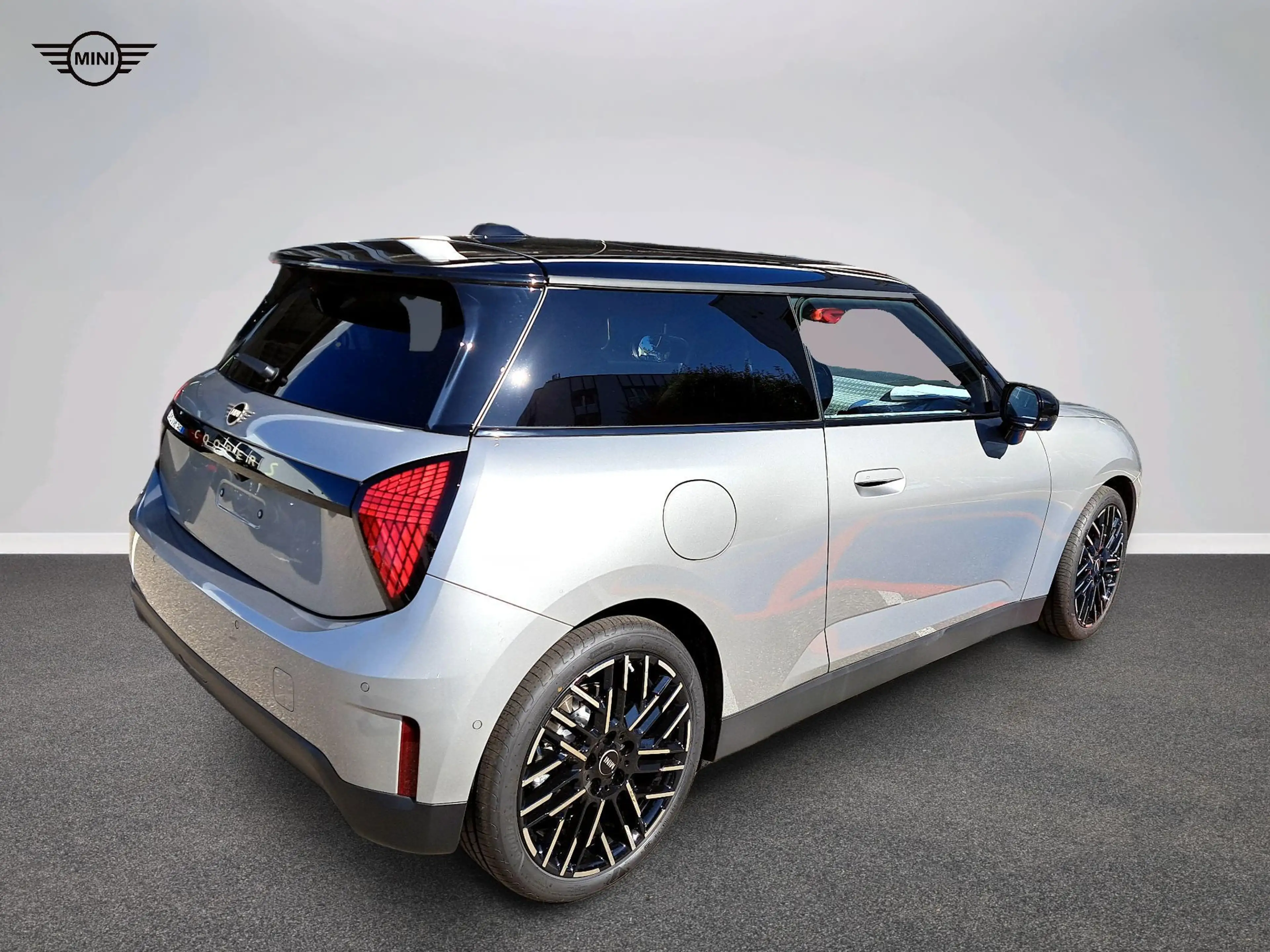 MINI Cooper SE Favoured Trim — photo 7