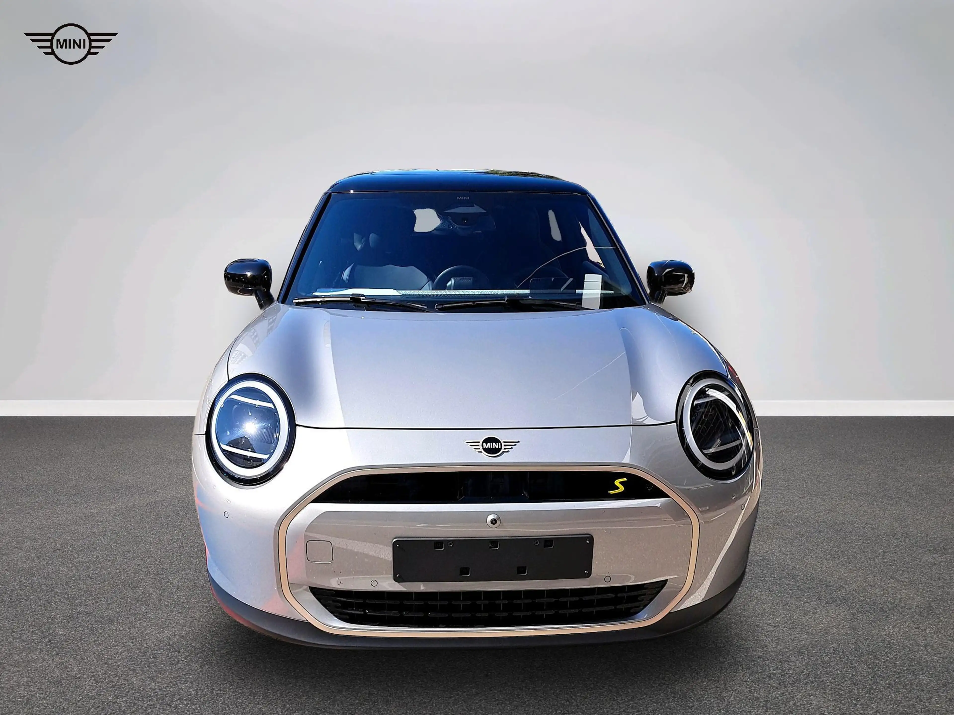 MINI Cooper SE Favoured Trim — photo 15