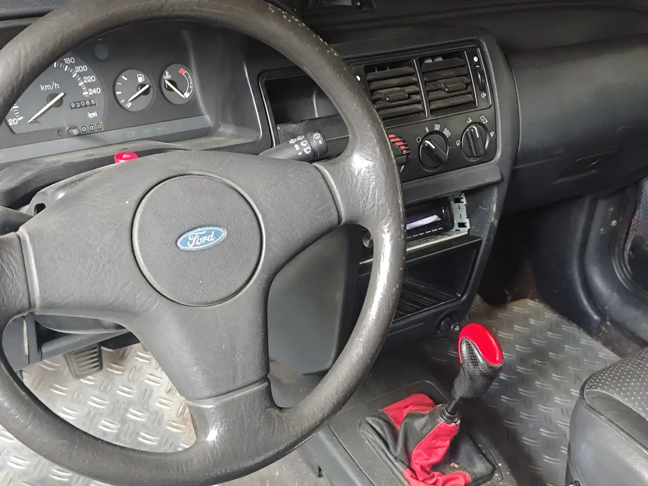 Ford Escort, foto 11