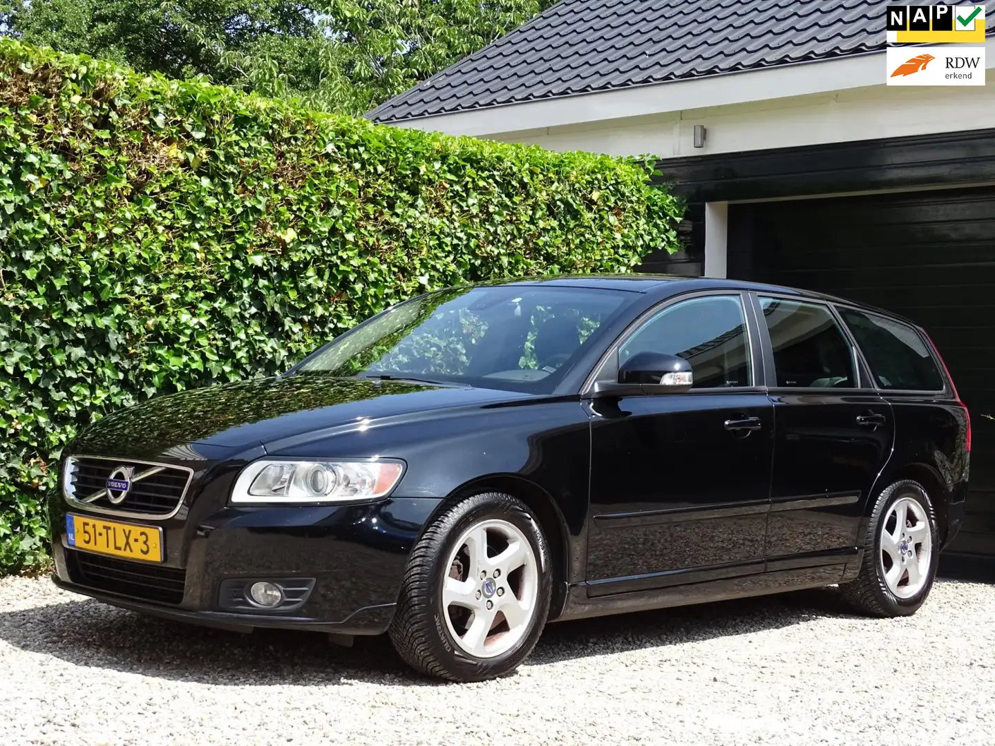 Volvo V50 1.6 D2 S/S Business Pro Edition | Leer | Navi | Bl Zwart - 1