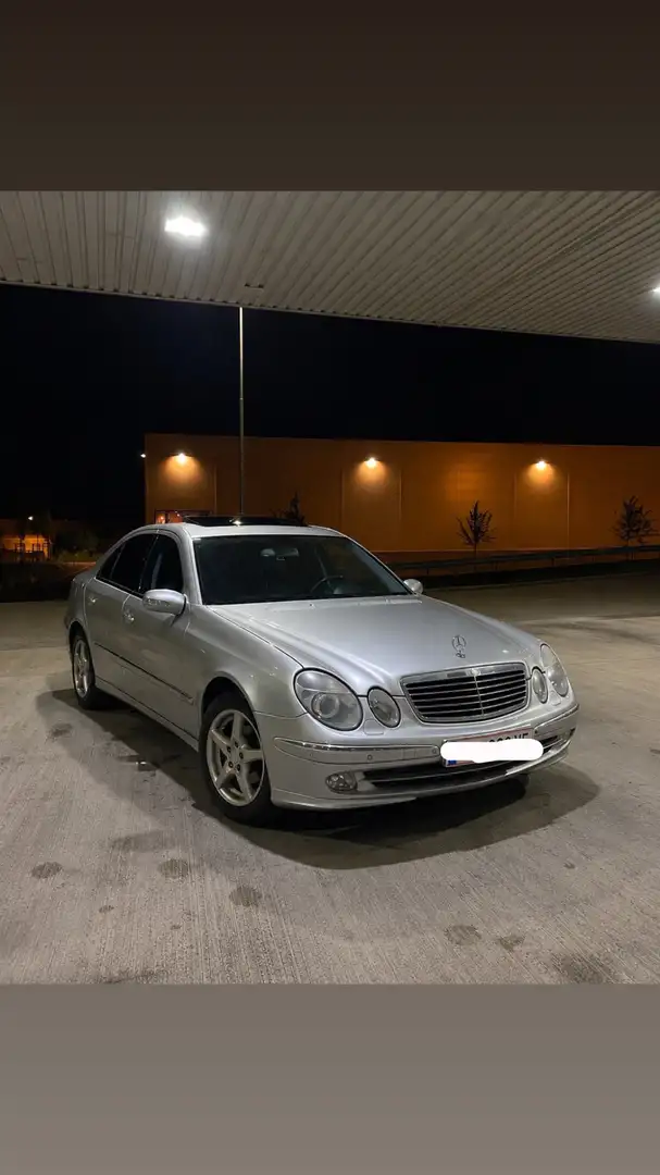 Mercedes-Benz E 240 Avantgarde Aut. - 1