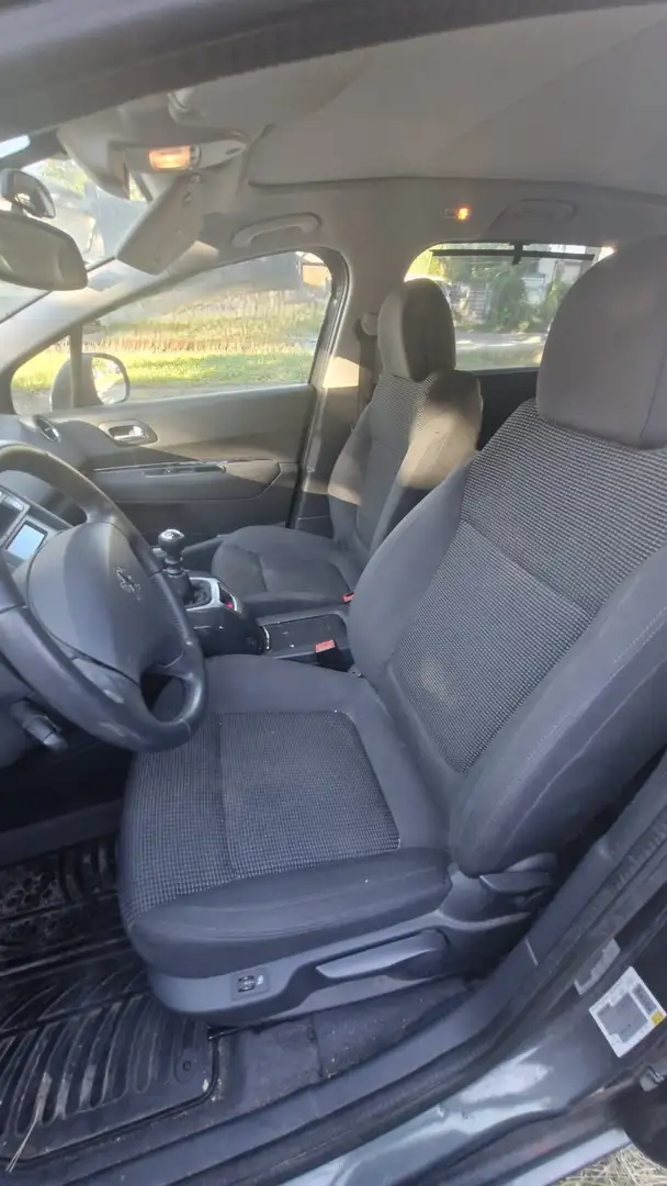 Peugeot 5008 HDI FAP 115 Family - 2