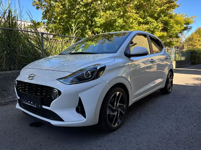 Hyundai i10 1,0 Edition 30 Plus / 8 fach bereift / Servicegep