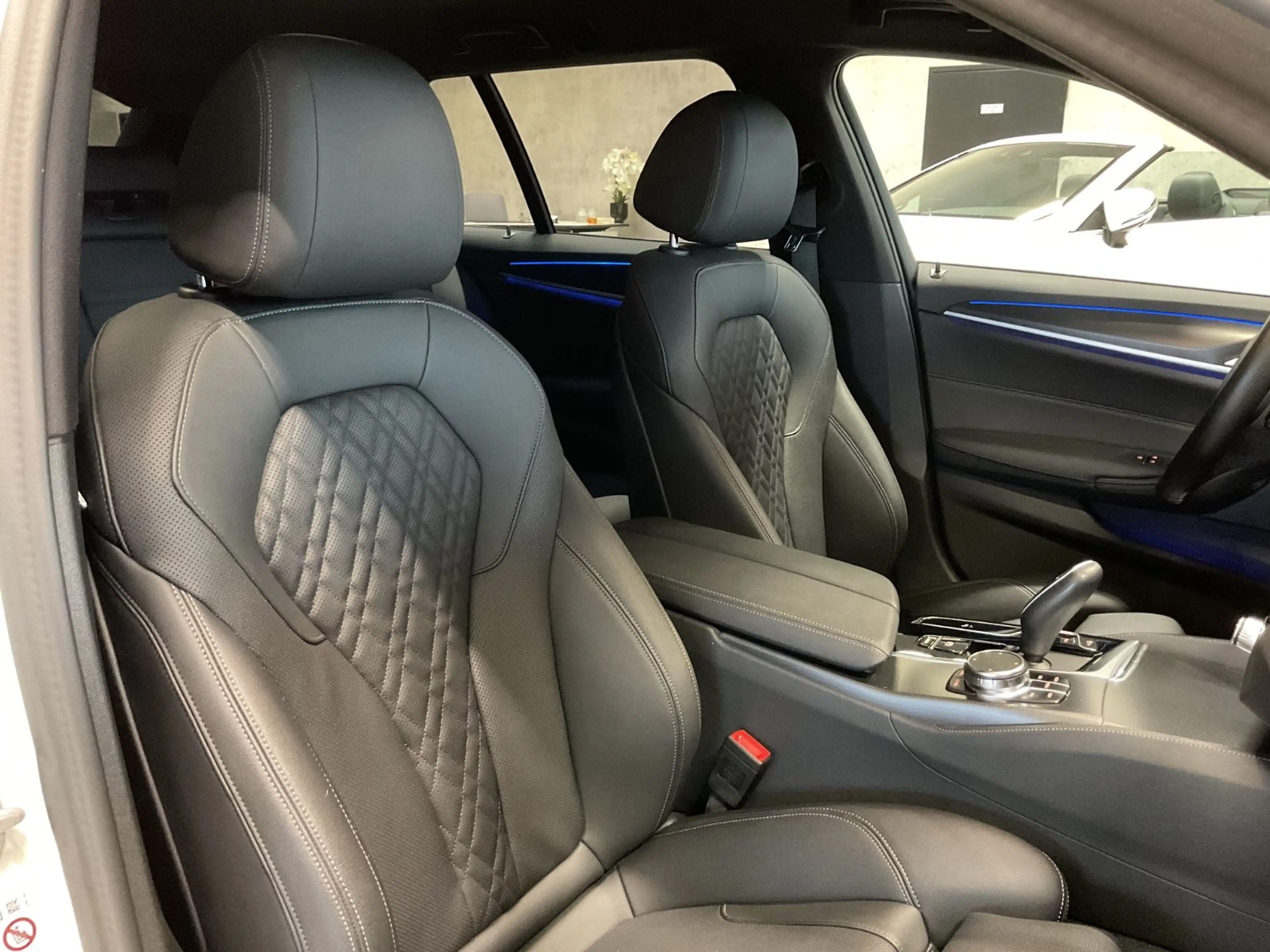 BMW 520 d Touring M Paket AHK HuD HiFi Laserl. Leder — photo 15