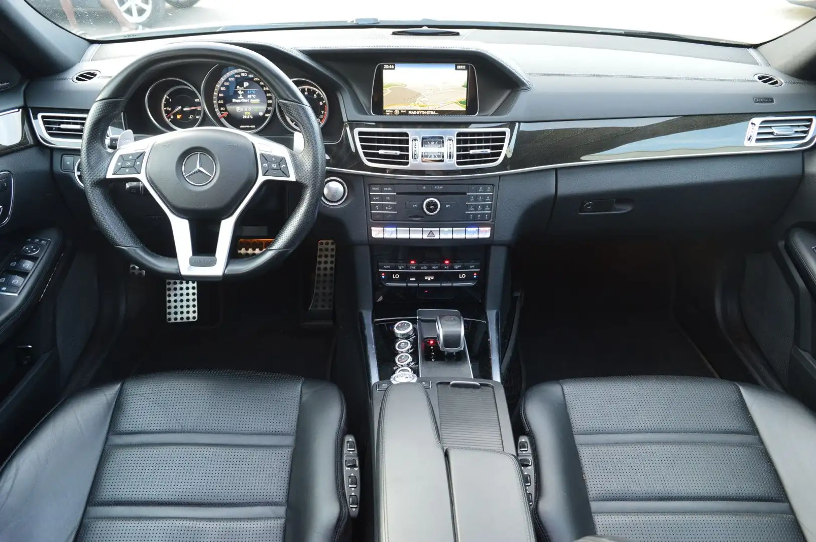 Mercedes-Benz E 63 AMG Lim. 4M*LED*Pano*R-Kamera*HarmanK*Mopf* Weiß - 2