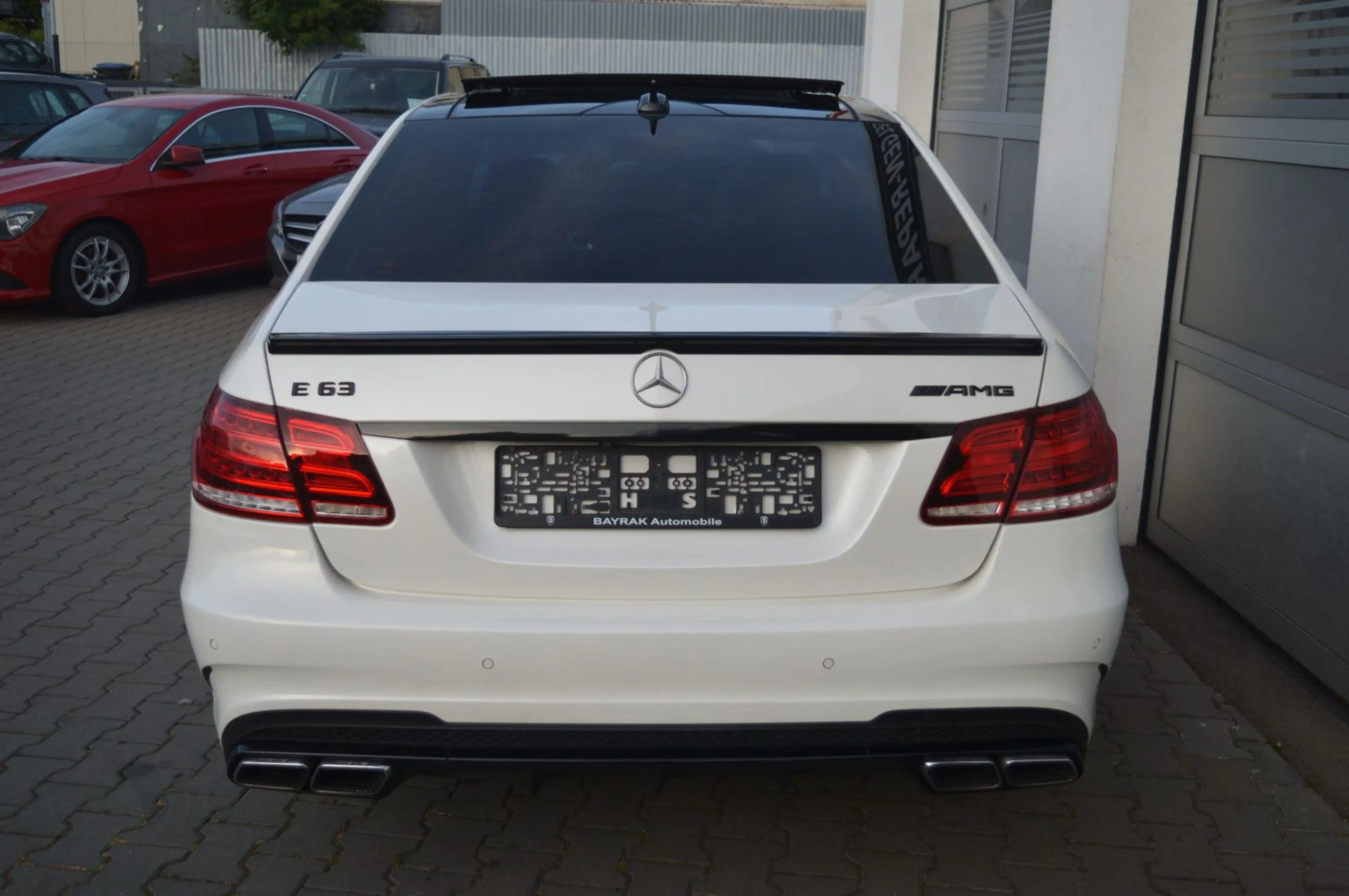 Mercedes-Benz E 63 AMG Lim. 4M*LED*Pano*R-Kamera*HarmanK*Mopf* — photo 8