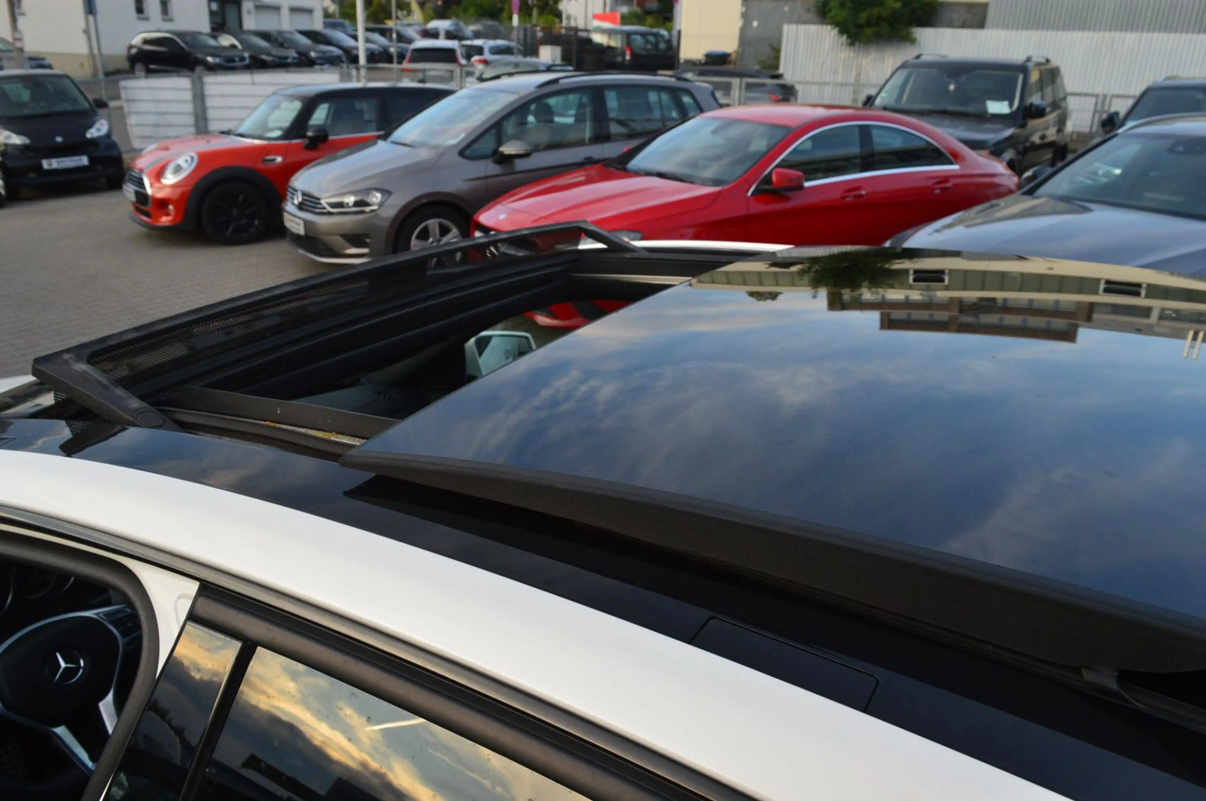 Mercedes-Benz E 63 AMG Lim. 4M*LED*Pano*R-Kamera*HarmanK*Mopf* — photo 10
