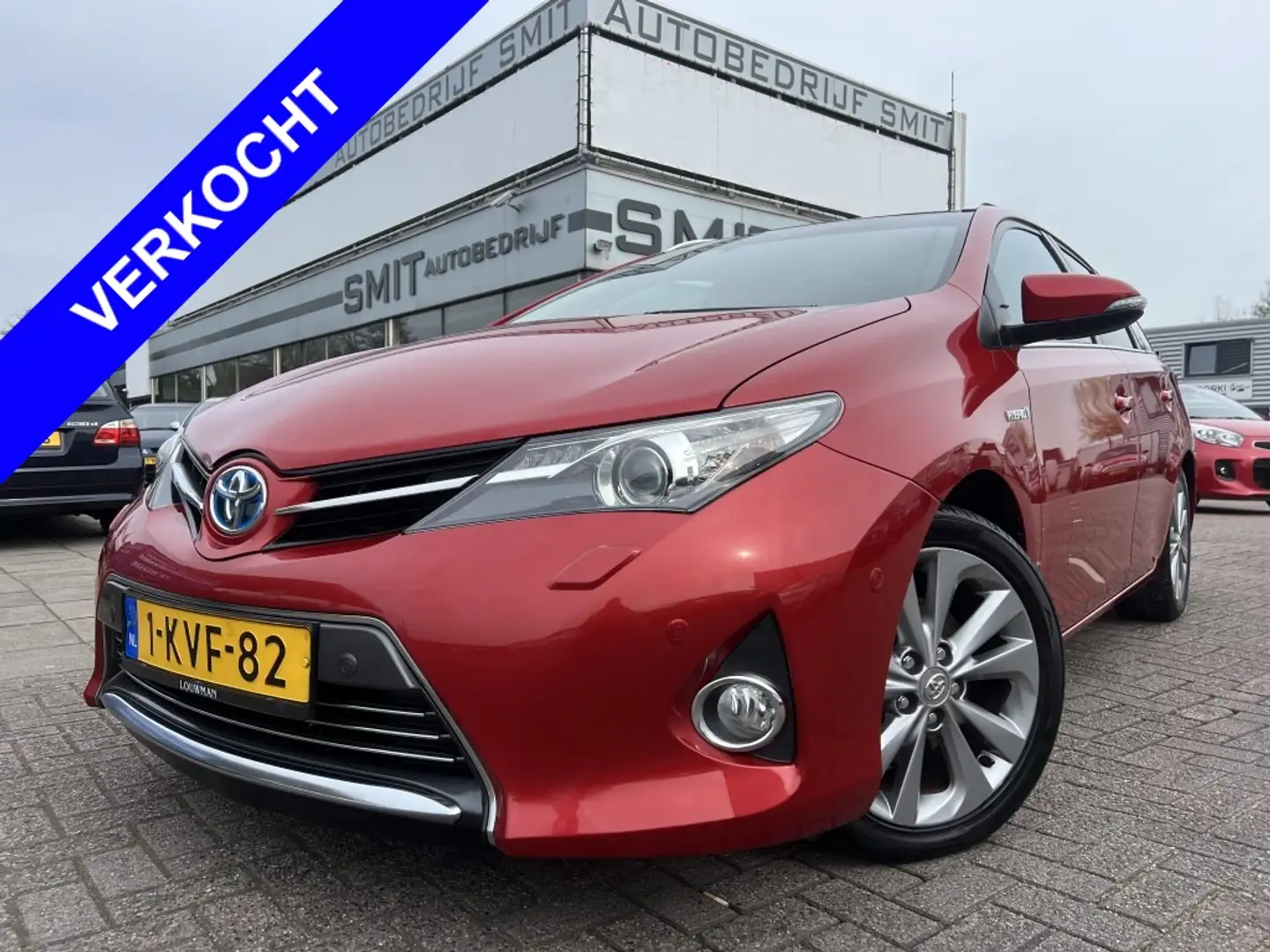 Toyota Auris Touring Sports 1.8 Hybrid Lease Pro Panorama Camer Rood - 1