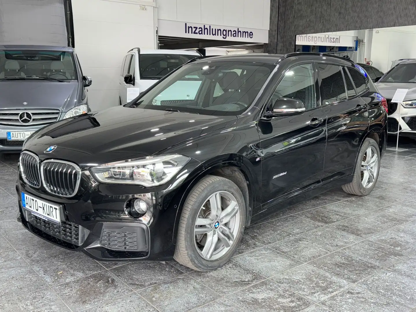 BMW X1 xDr.20dA*HUD*LED*Keyless*Navi*M-Sport Noir - 2
