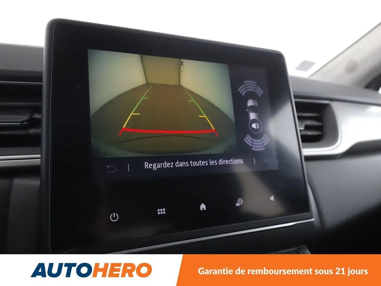 Renault Captur — photo 23