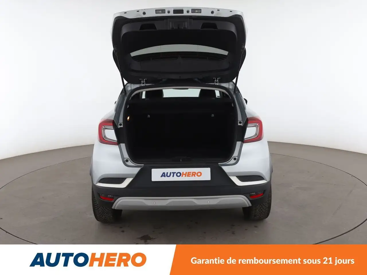 Renault Captur — photo 16