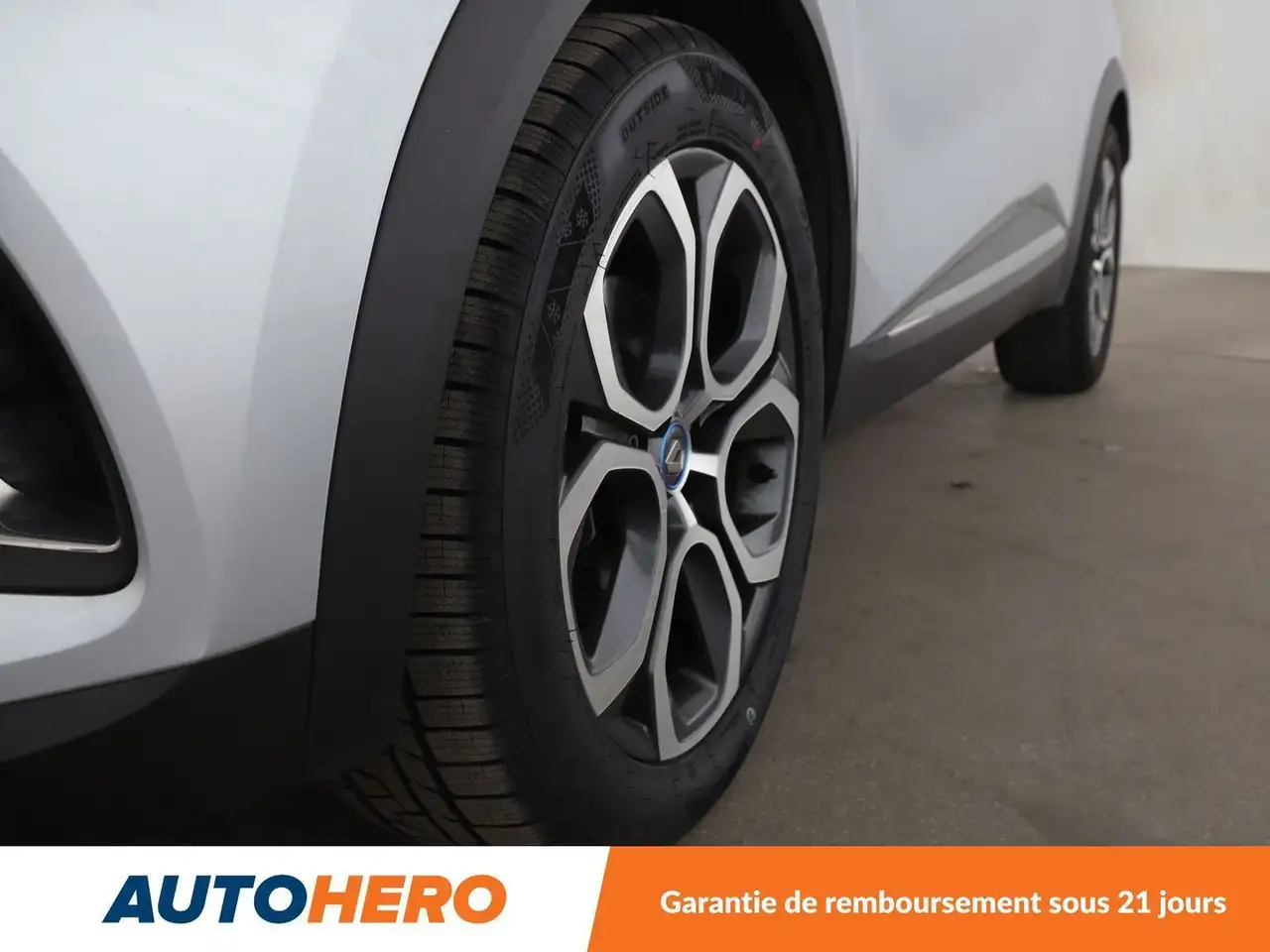 Renault Captur — photo 27