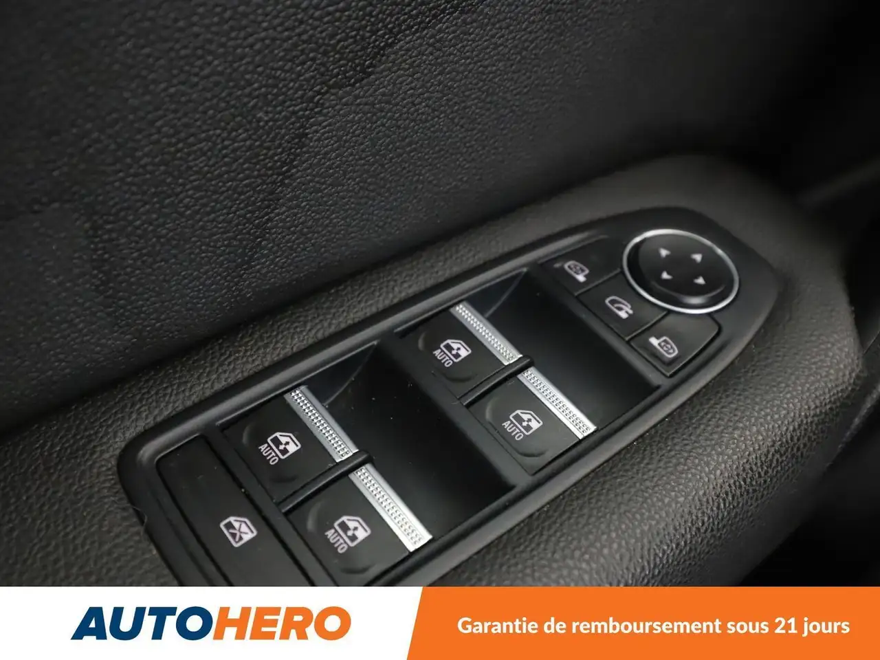 Renault Captur — photo 25
