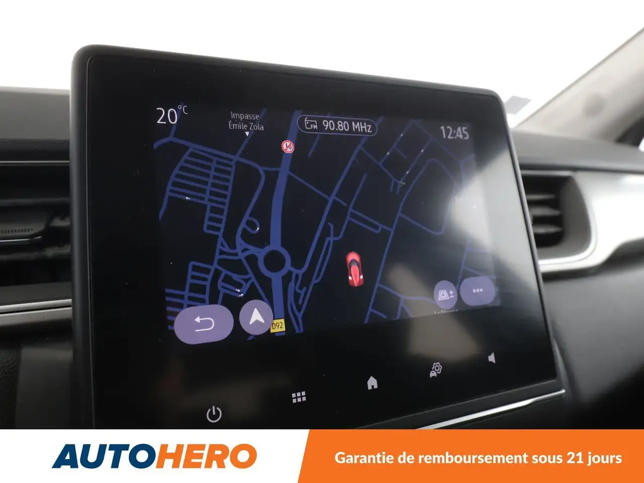 Renault Captur — photo 21