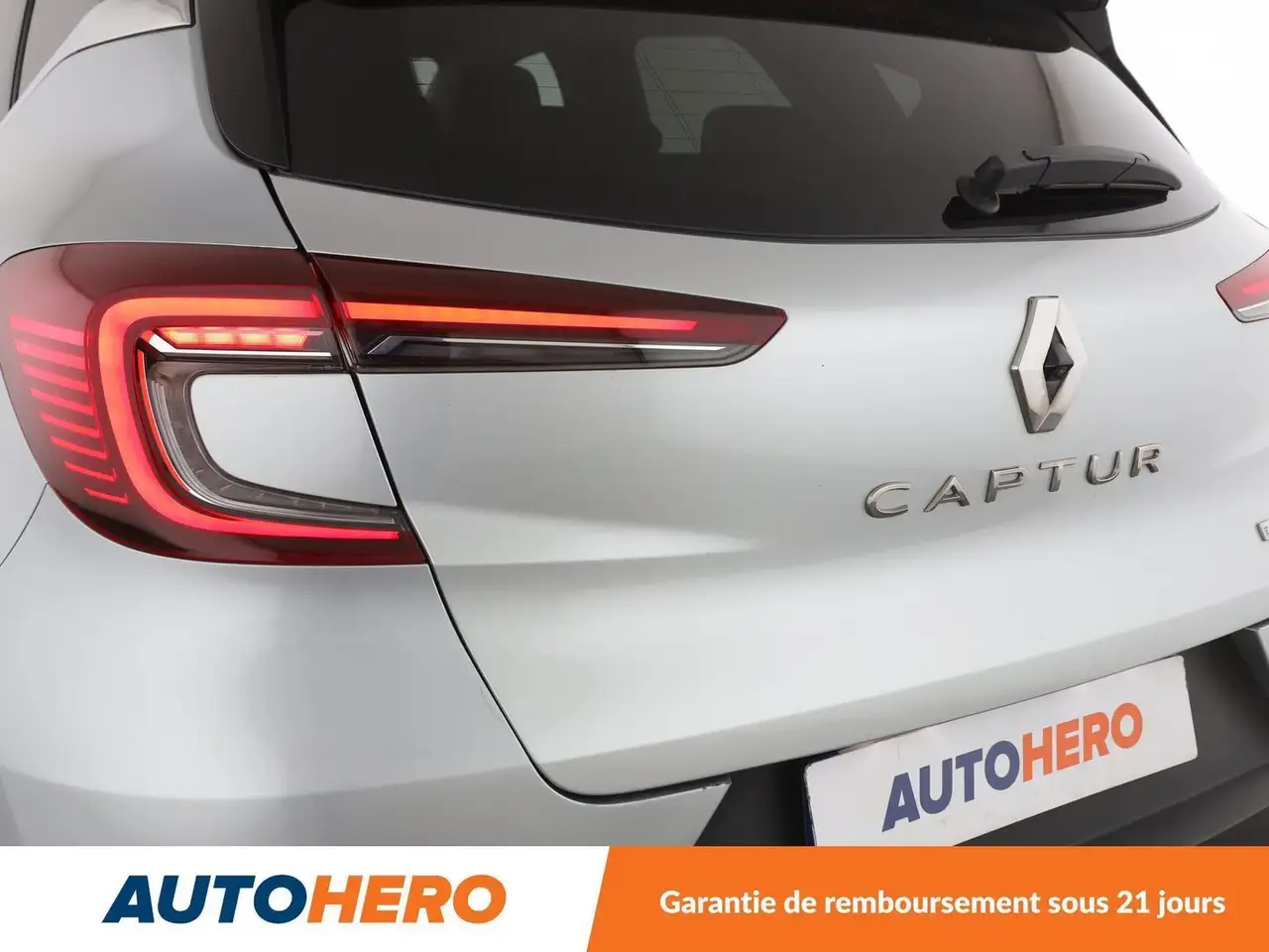 Renault Captur — photo 28