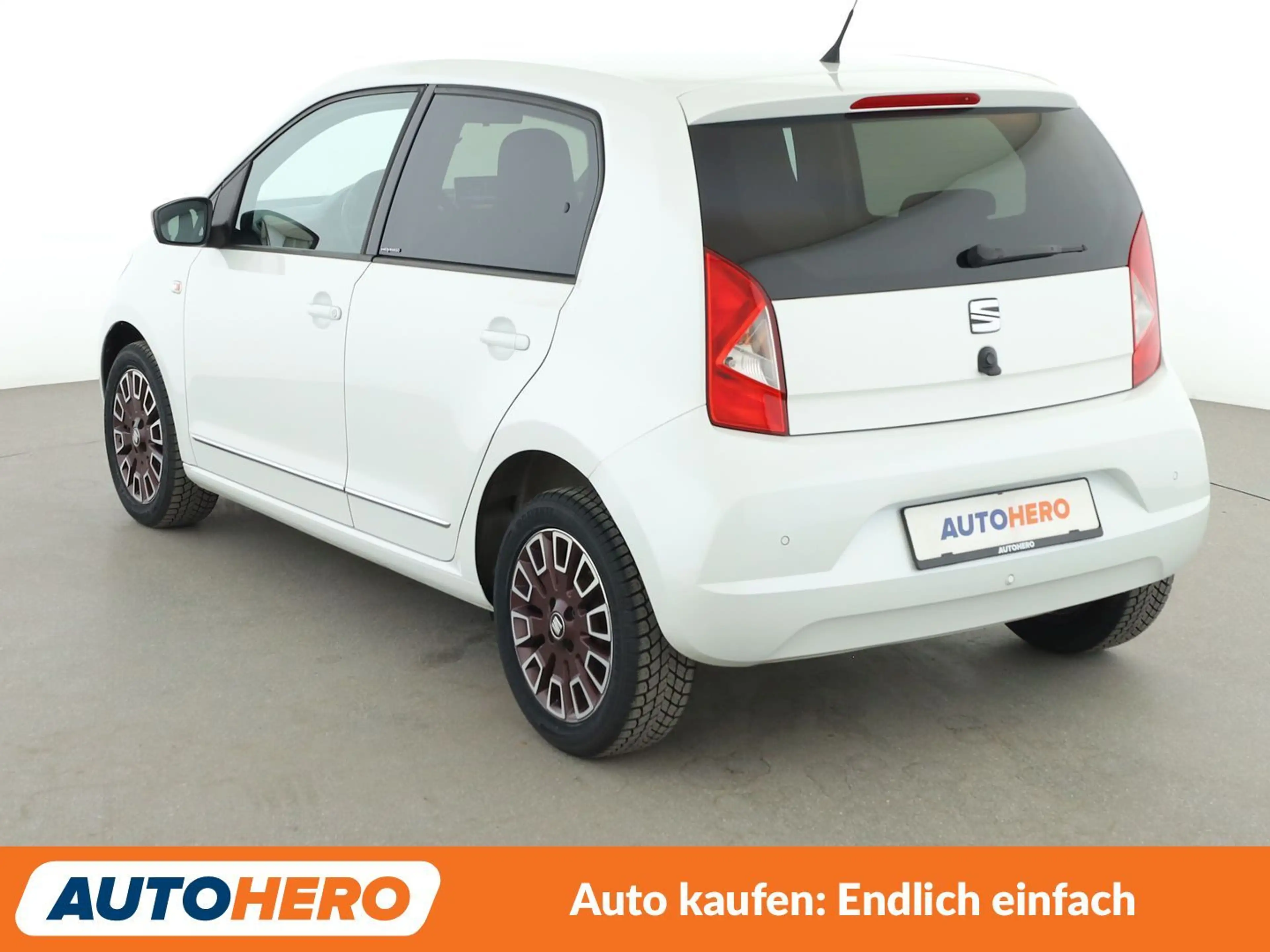 SEAT Mii 1.0 Chic*NAVI*TEMPO*PDC* — photo 4