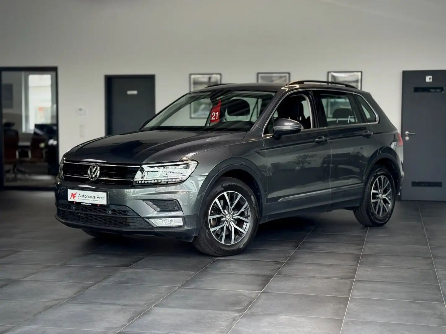 Volkswagen Tiguan 2.0 TDI Comfortline *Digitaltacho *AHK*Ca Gris - 2