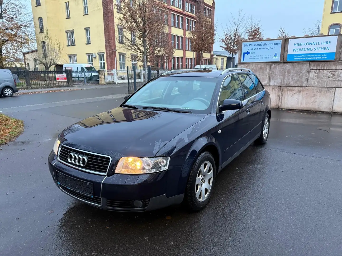 Audi A4 Avant 2.0 Bleu - 1