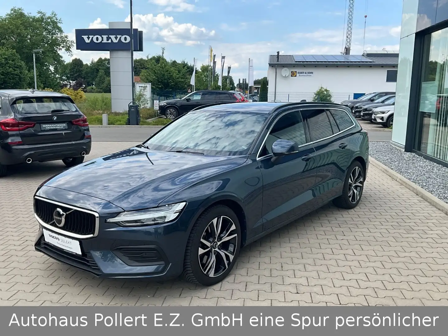 Volvo V60 Kombi Core Blau - 1
