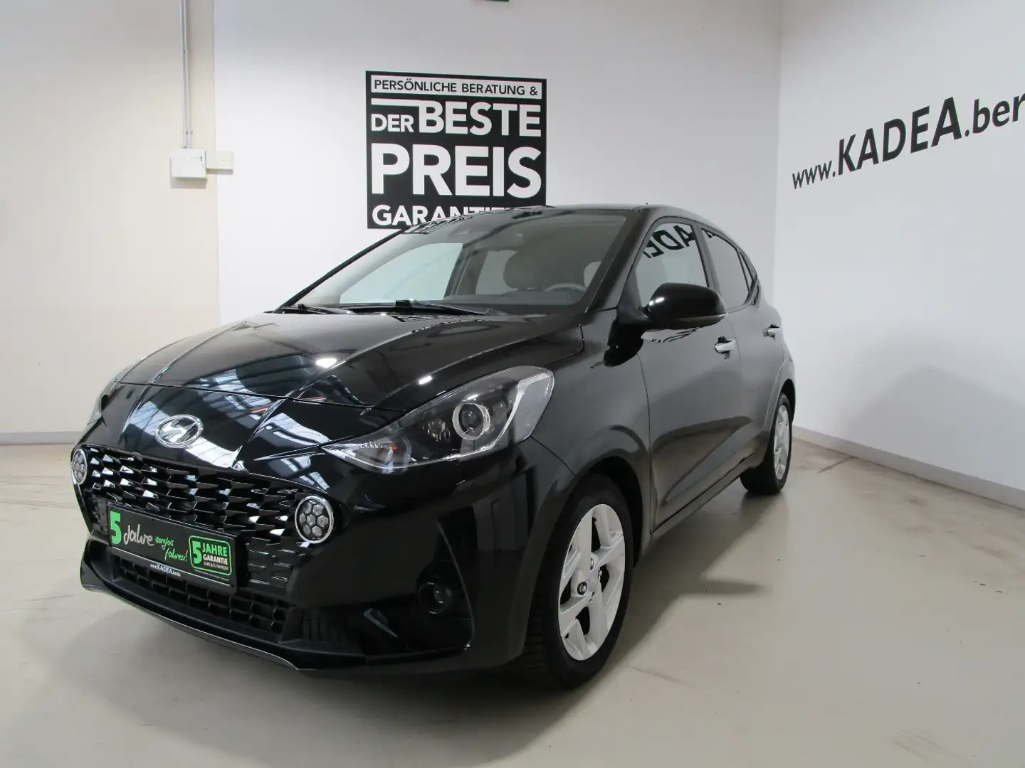 Hyundai i10 1.0 PDC,SpurH,Lenk+Sitzhzg.,KlimaA,CarPlay, Schwarz - 2