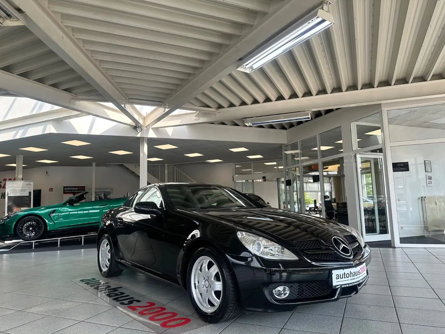 Mercedes-Benz SLK 200 Roadster Kompressor NAVI/PDC V-H/BT/TEMP Schwarz - 1