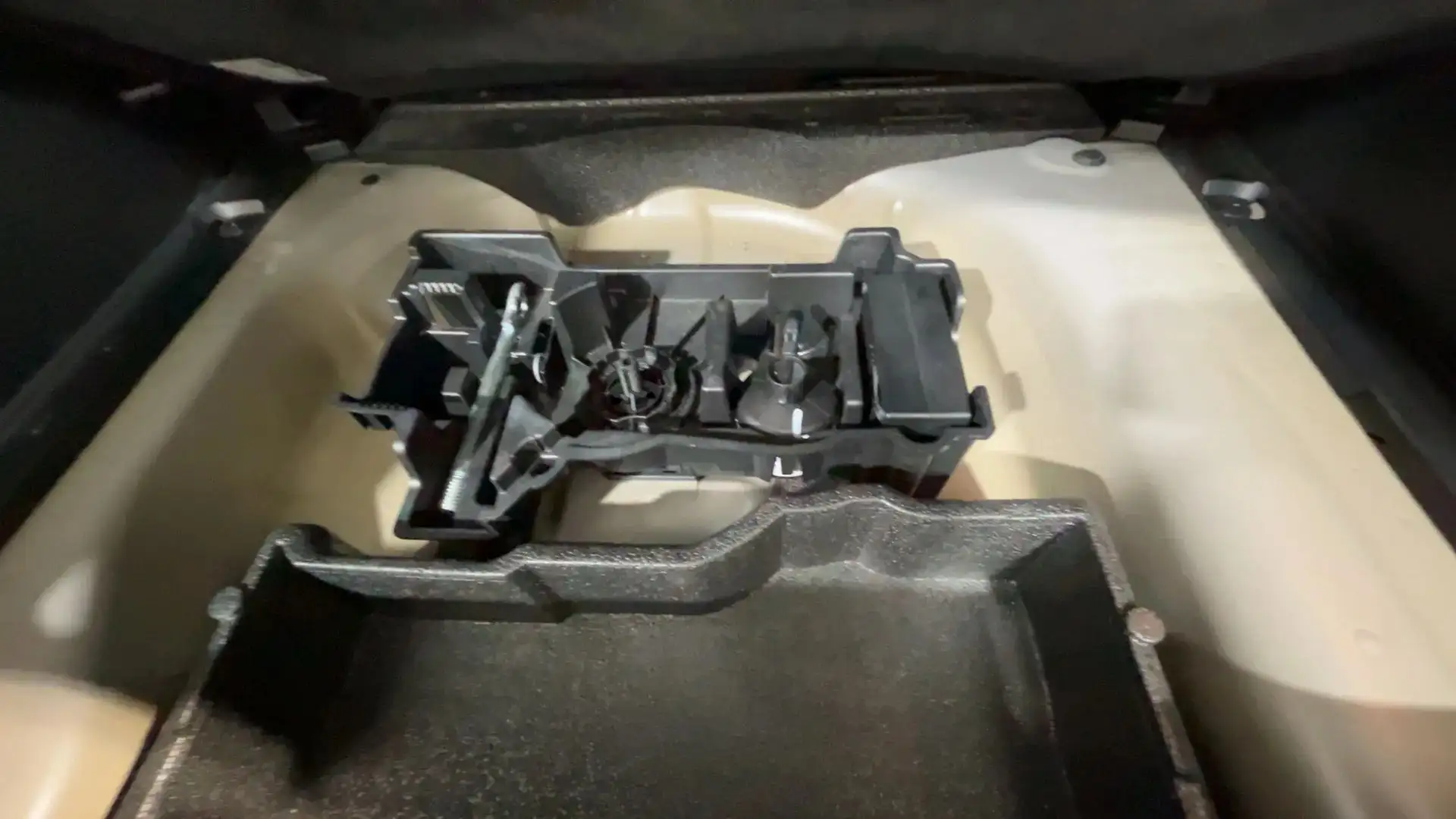 Peugeot 2008 2008 1.2 puretech Allure s&s 100cv Grigio - 2