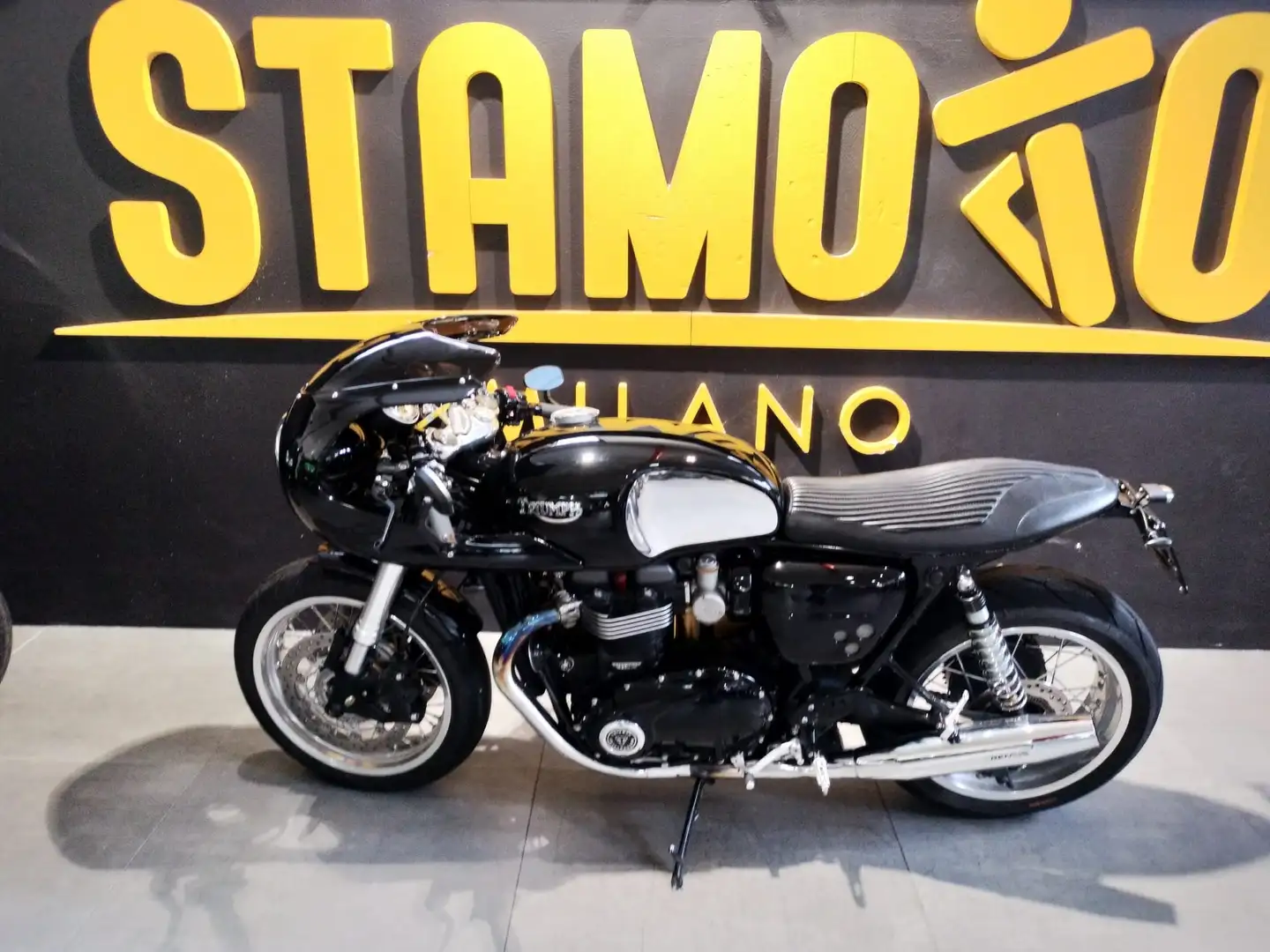 Triumph Thruxton 1200 r Negro - 2
