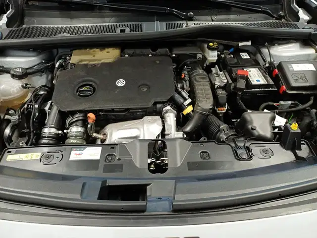 Peugeot 2008 view 8