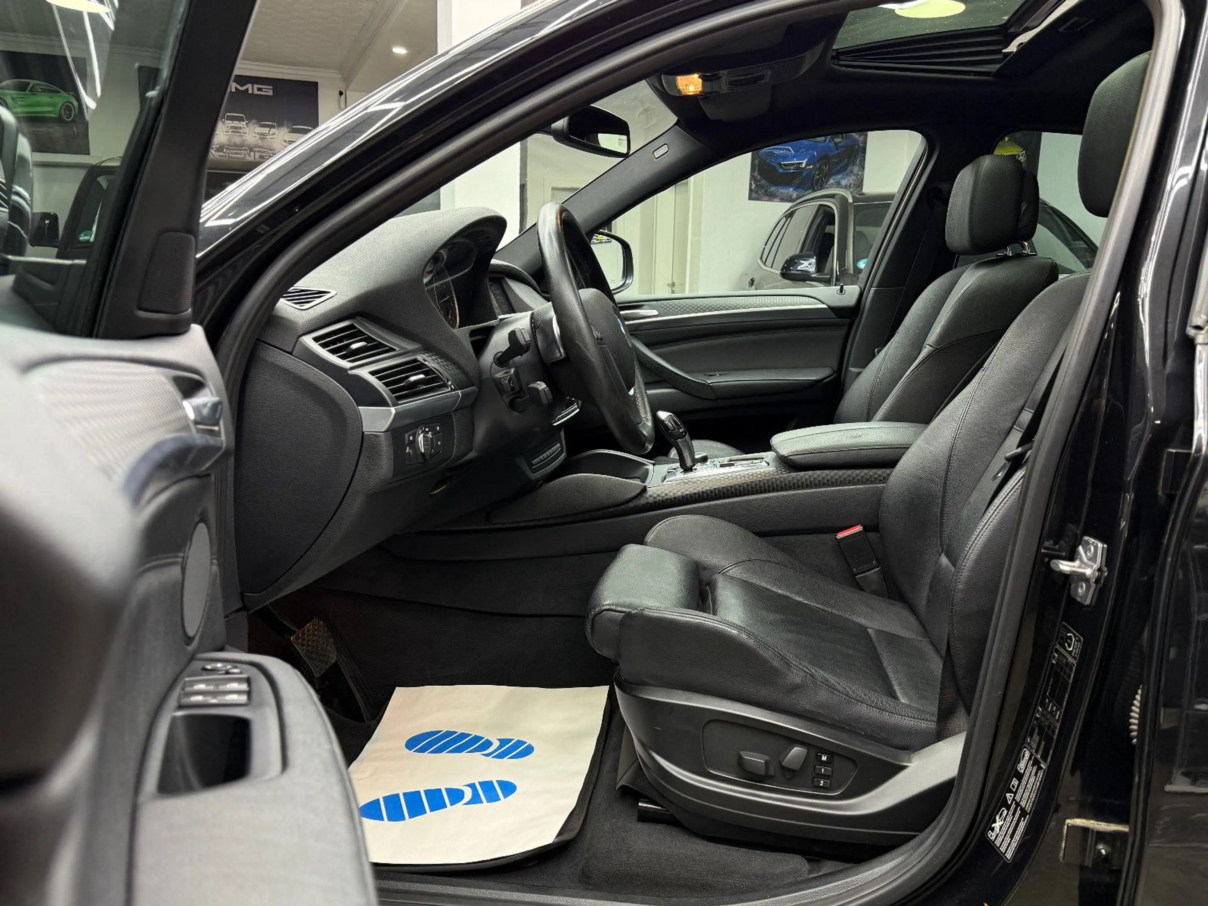BMW X6 xDrive 30 d / Schiebedach HeadUp Xenon — photo 11