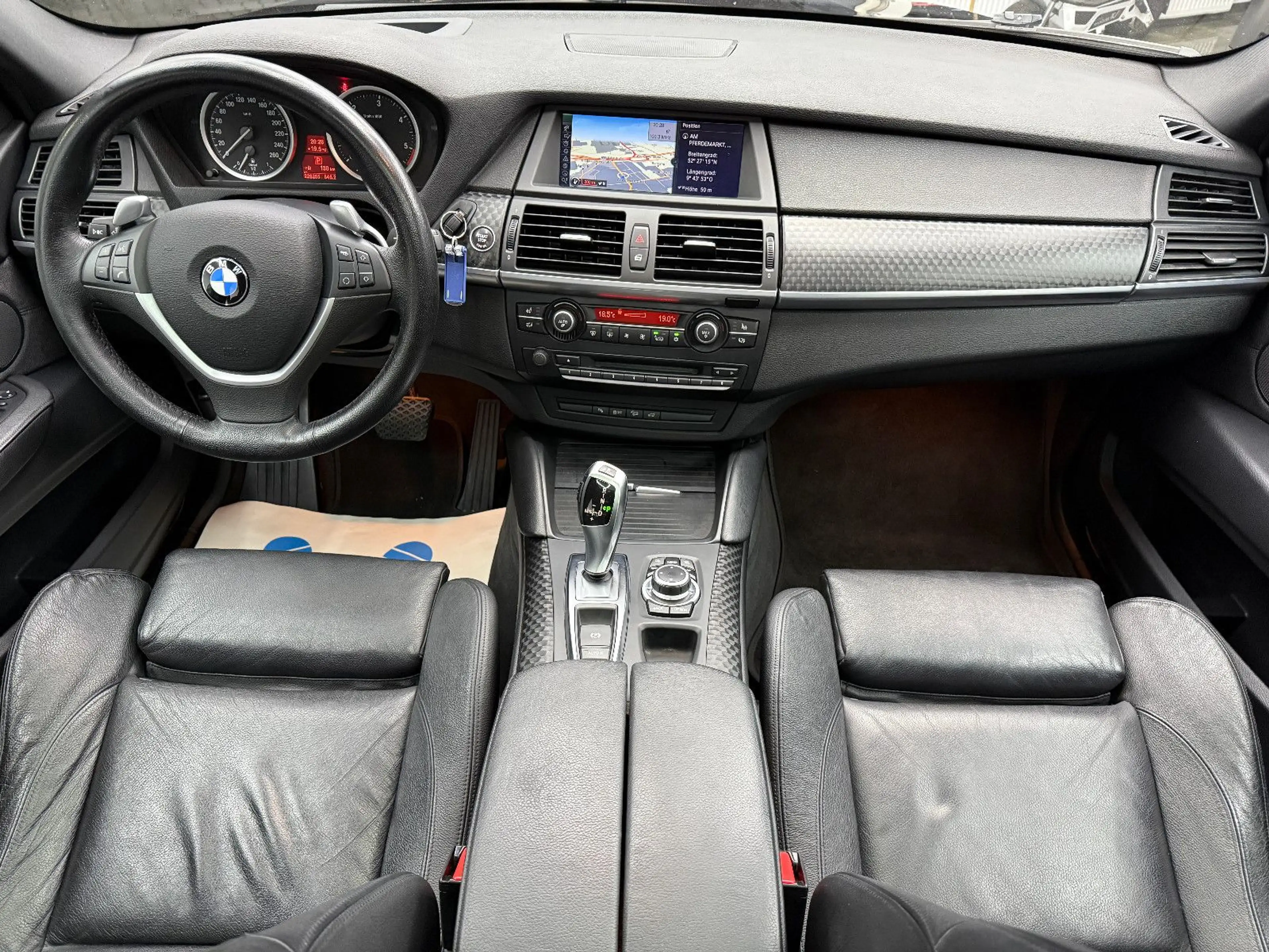 BMW X6 xDrive 30 d / Schiebedach HeadUp Xenon — photo 8