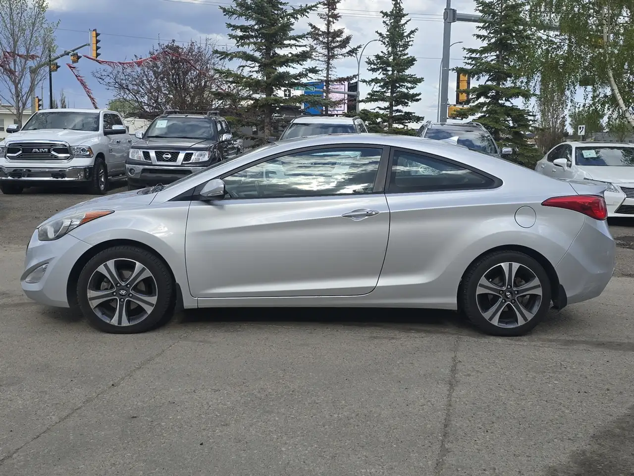 Hyundai ELANTRA снимка Hyundai ELANTRA