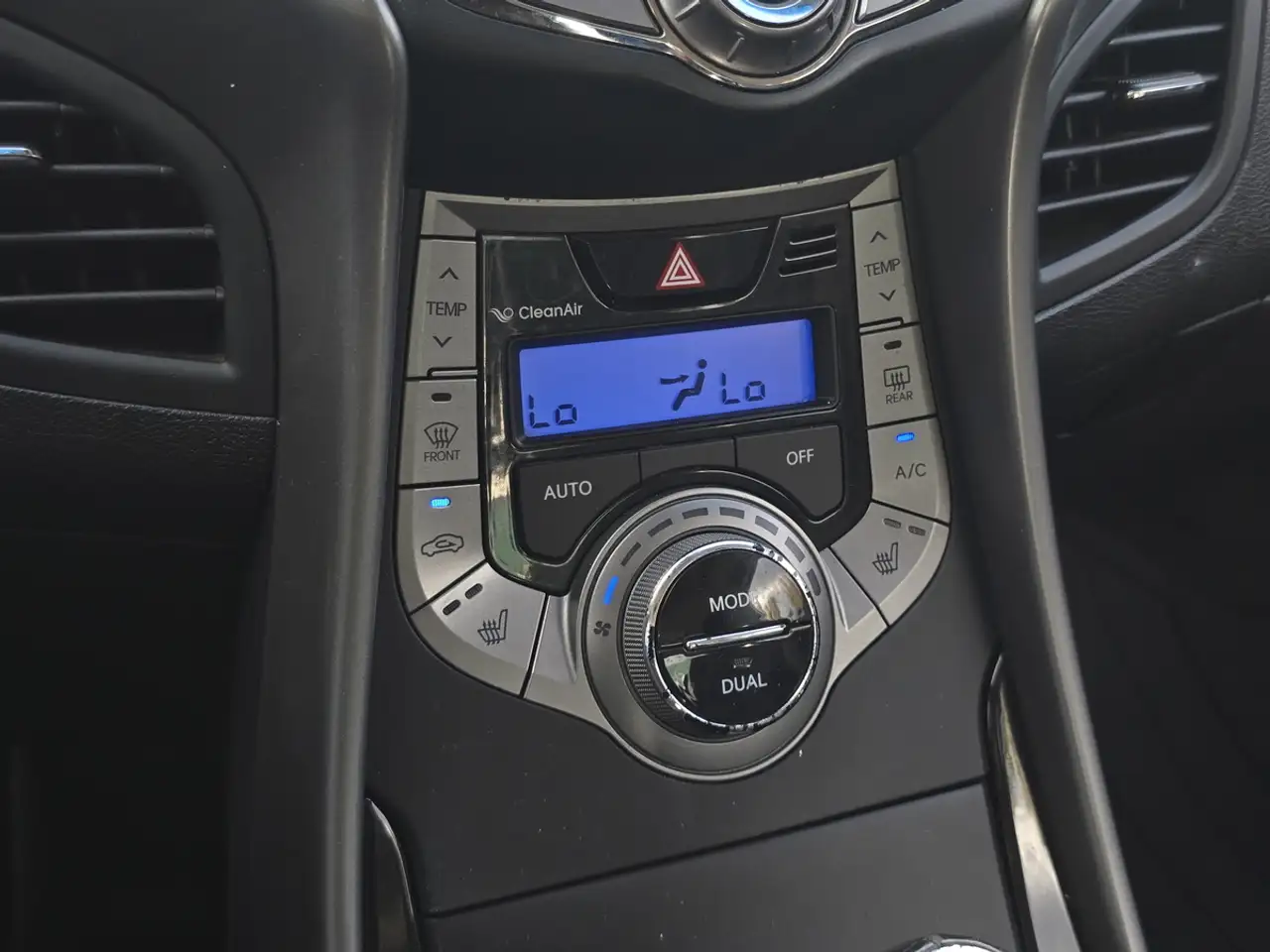 Hyundai ELANTRA снимка Hyundai ELANTRA