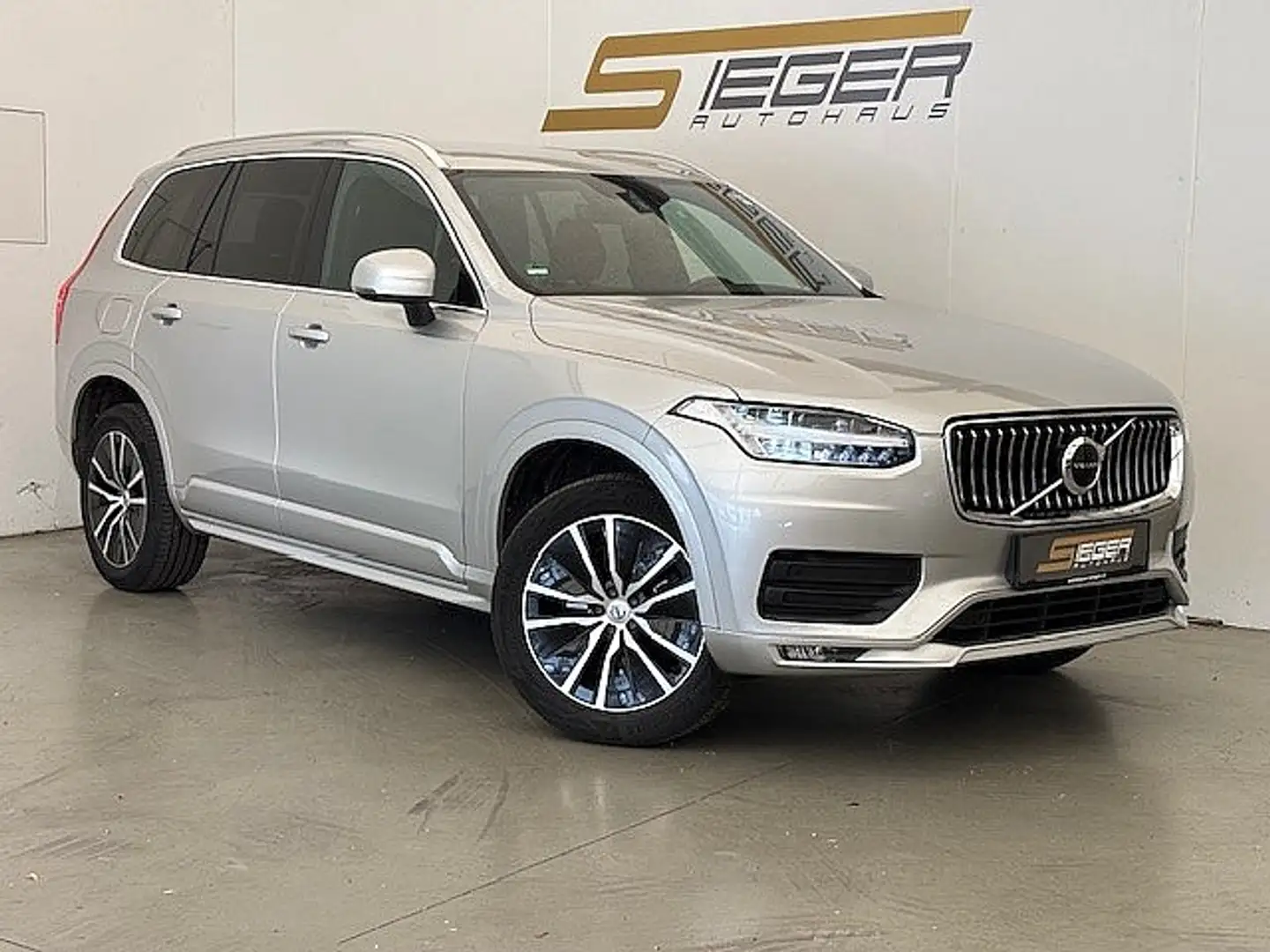 Volvo XC90 B5 AWD Momentum 7 SITZER! Silber - 1