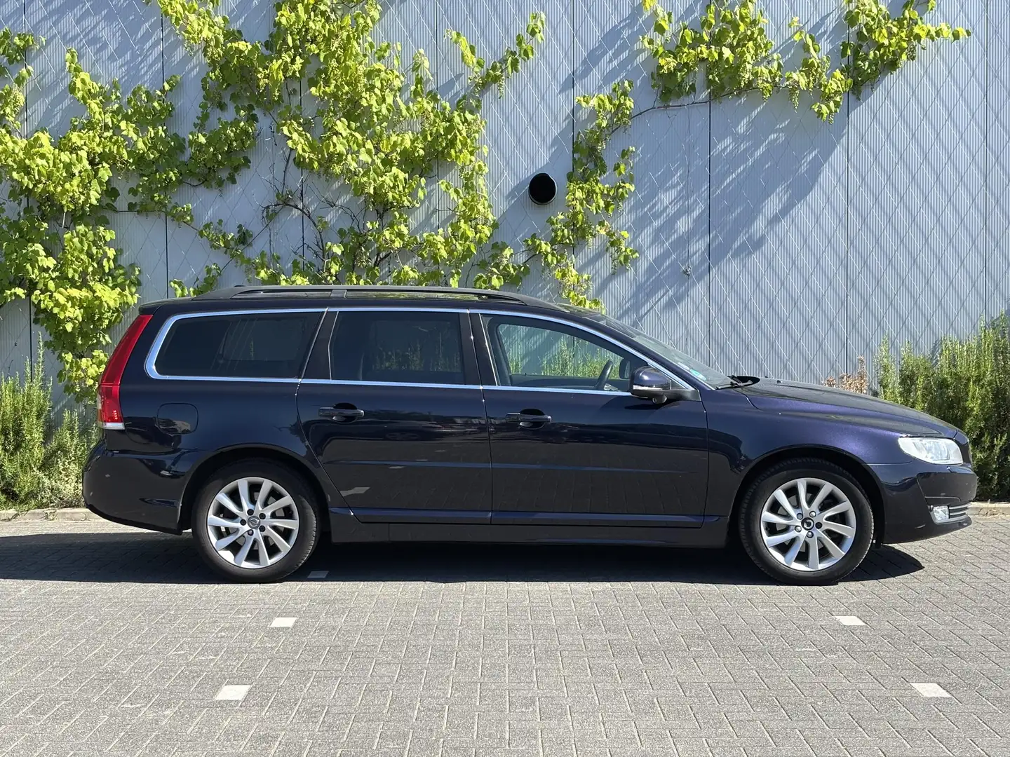 Volvo V70 2.0 T4 Classic Edition | Schuifdak | Camera | Keyl Blauw - 2