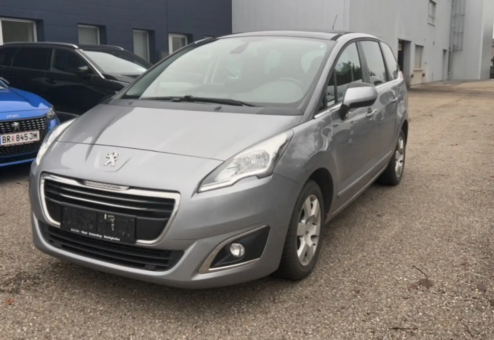 Peugeot 5008 1,6 BlueHDi 120 S&S Business Line Silber - 2