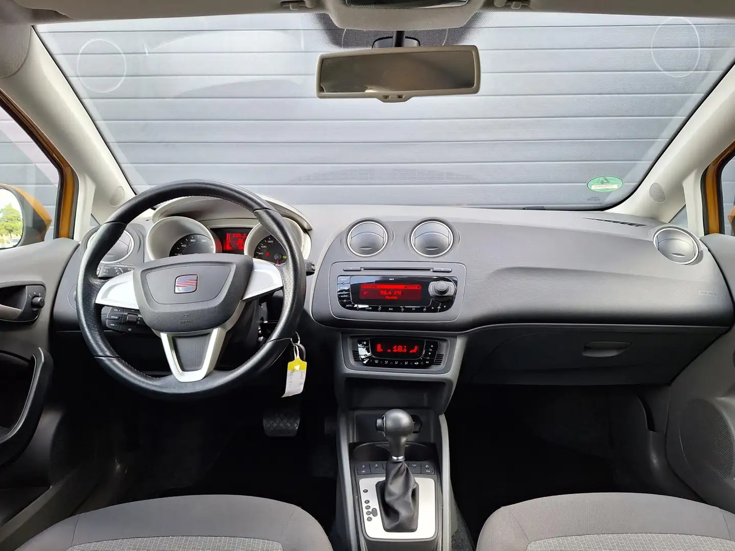 SEAT Ibiza SC | 1.2 TSI Sport | Airco | Parkeer sensoren | Cr Gelb - 2