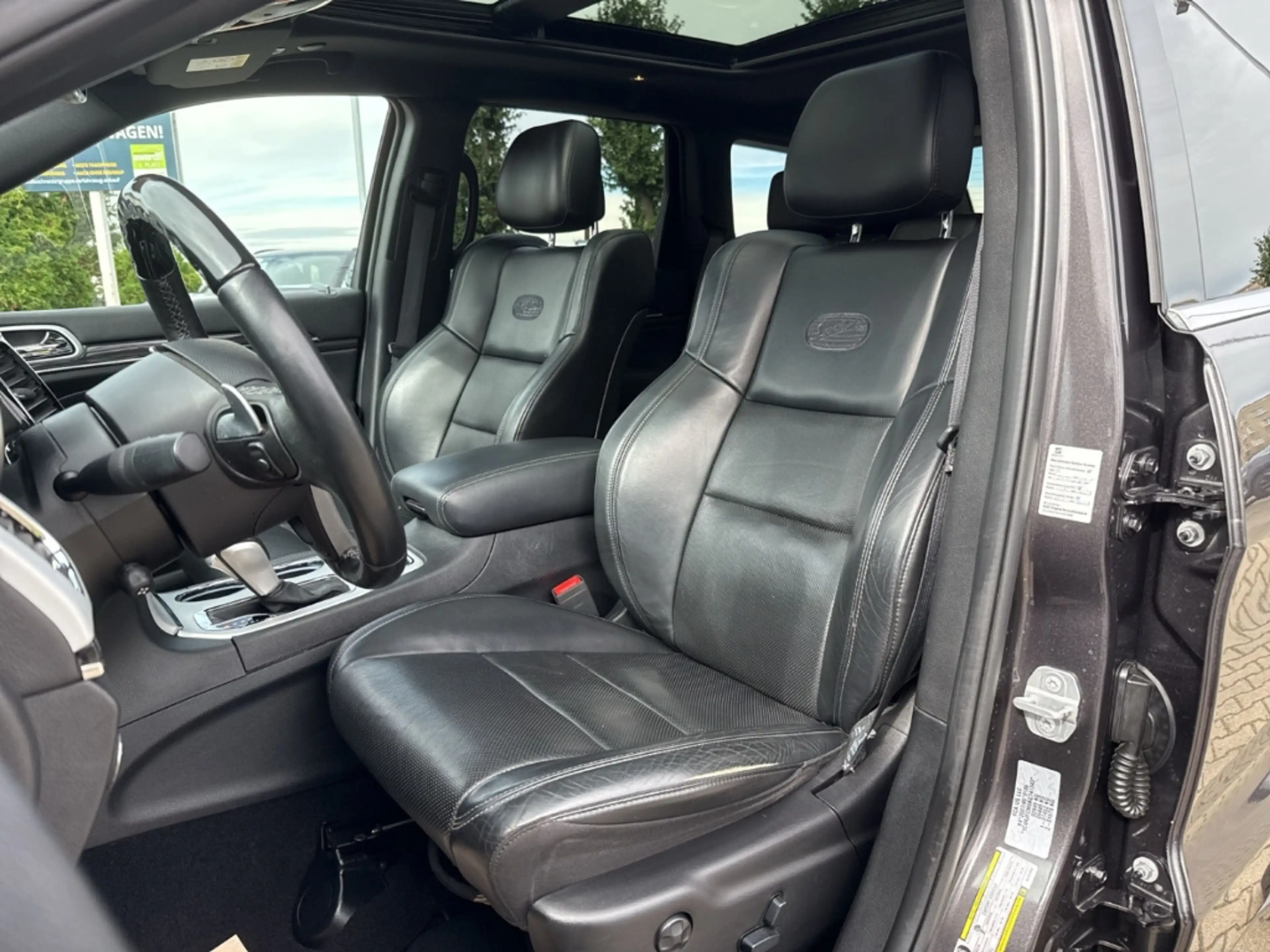 Jeep Grand Cherokee OVERLAND 3.0 CRD Overland KLIMA+BI-XENON — photo 9