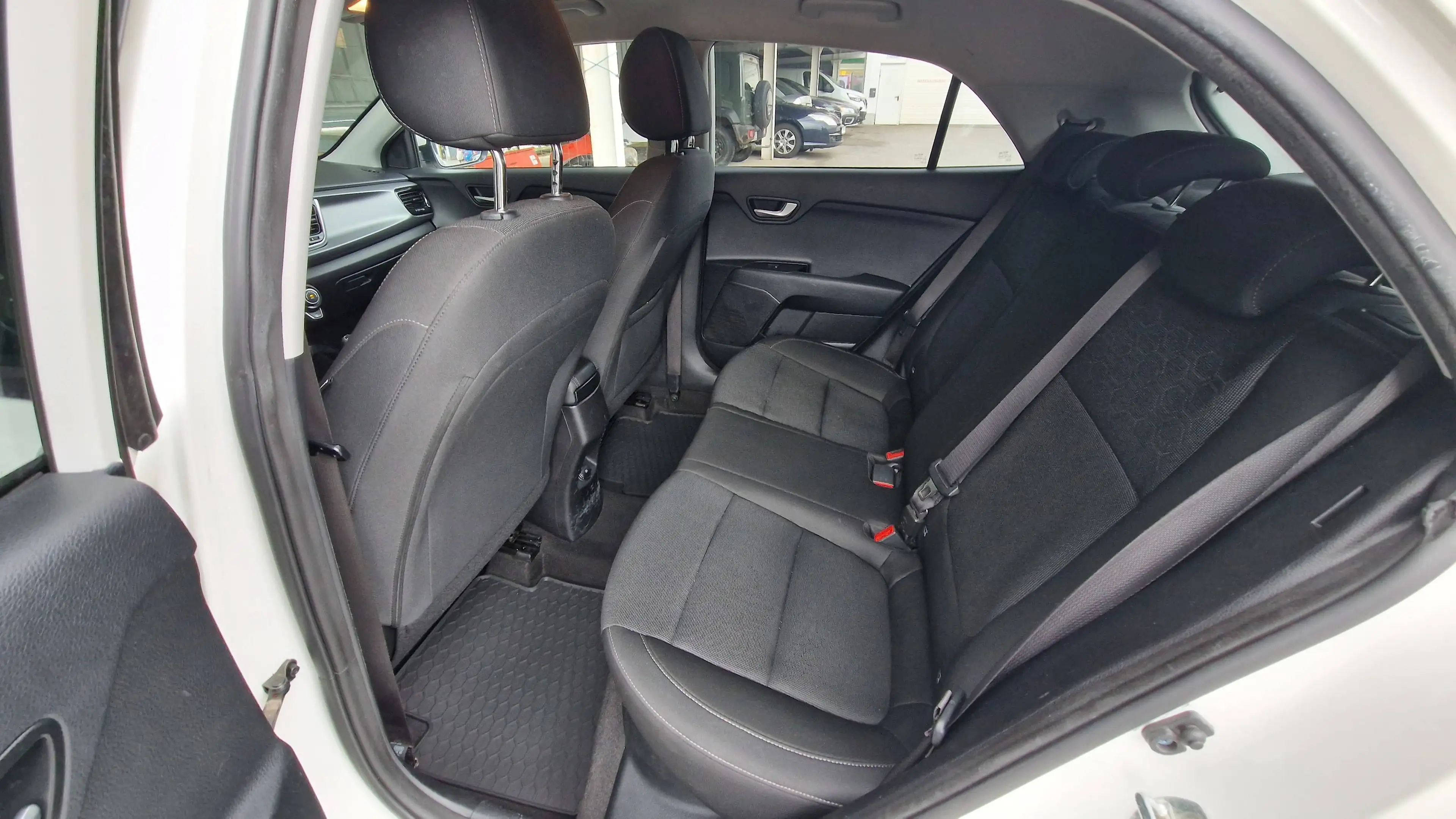 Kia Rio Rio 1,0 TGDI Silber ISG Silber — photo 11
