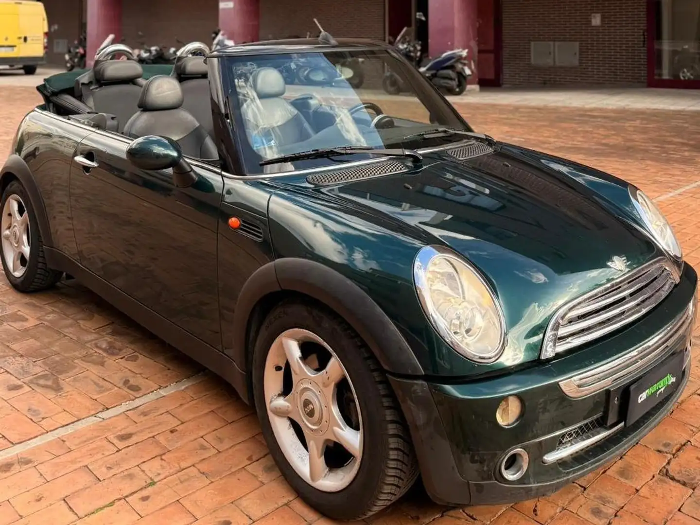 MINI Cooper Cabrio Mini II R52 2001 Cabrio 1.6 Grün - 1