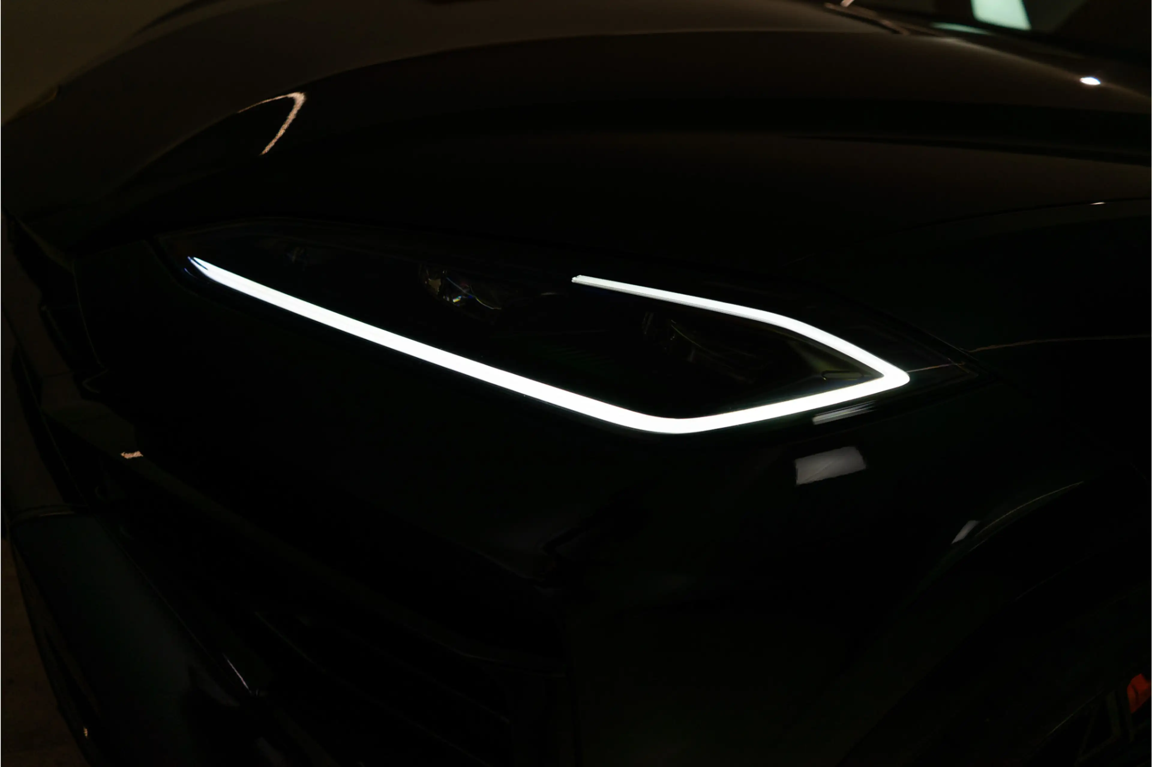 Lamborghini Urus 4.0 V8 Hybrid SE 800PK | Ad Personam | Nero Helene — photo 11