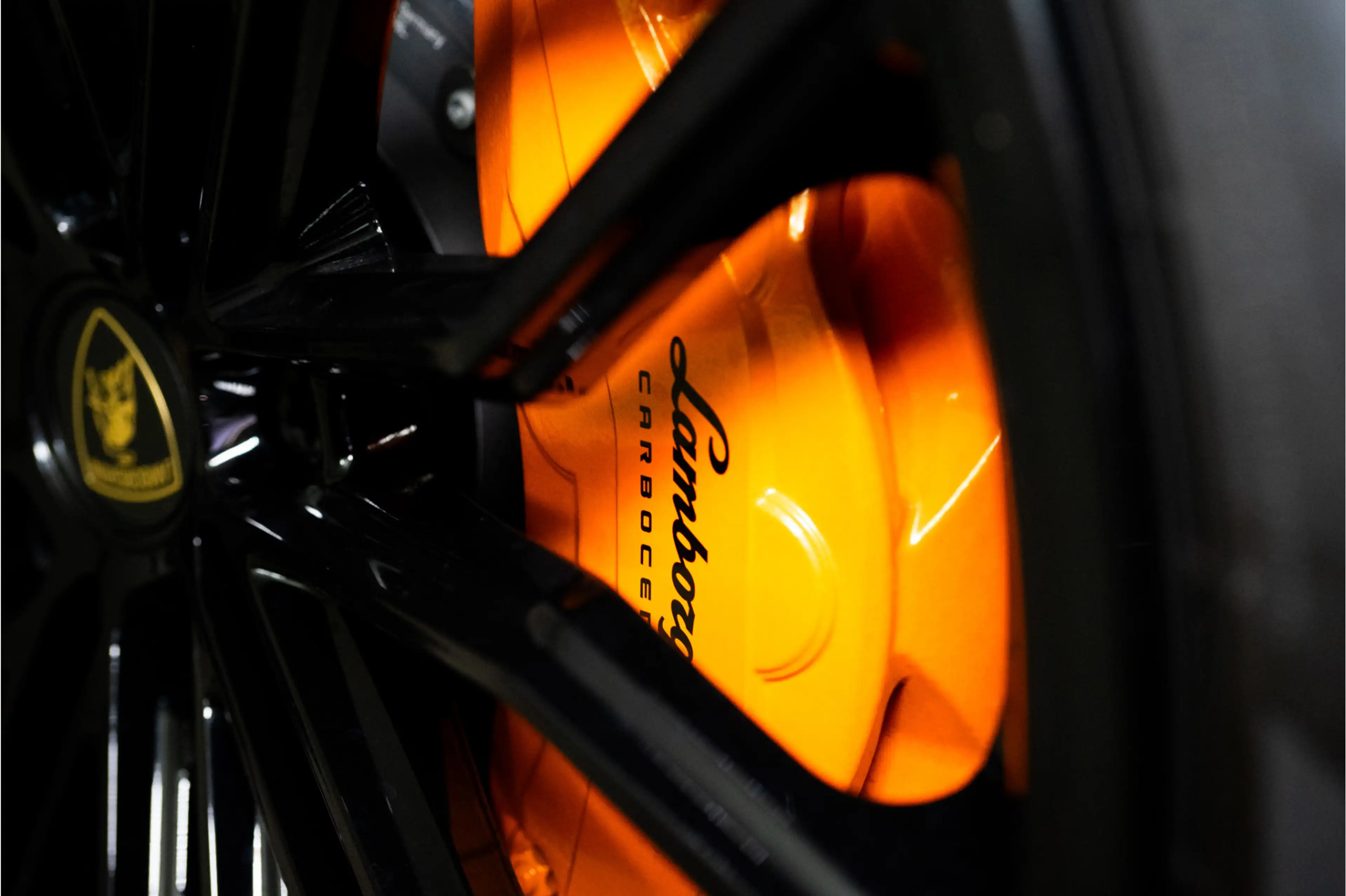 Lamborghini Urus 4.0 V8 Hybrid SE 800PK | Ad Personam | Nero Helene — photo 14