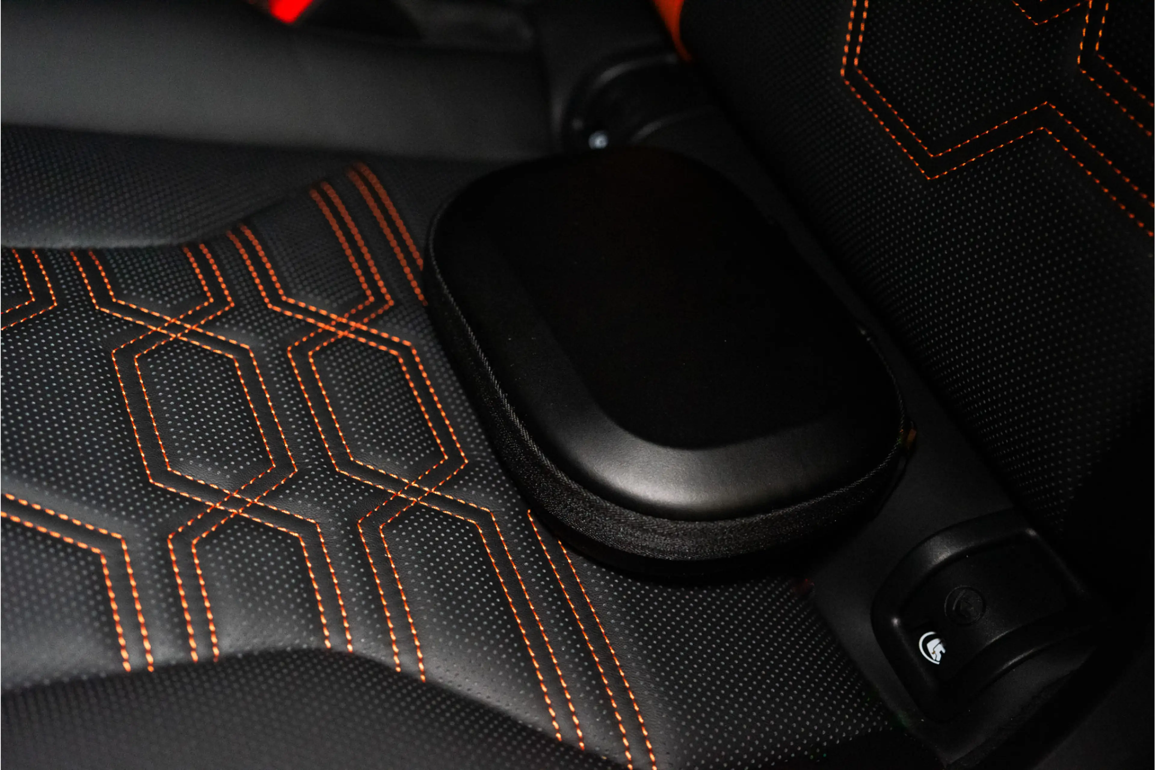 Lamborghini Urus 4.0 V8 Hybrid SE 800PK | Ad Personam | Nero Helene — photo 34