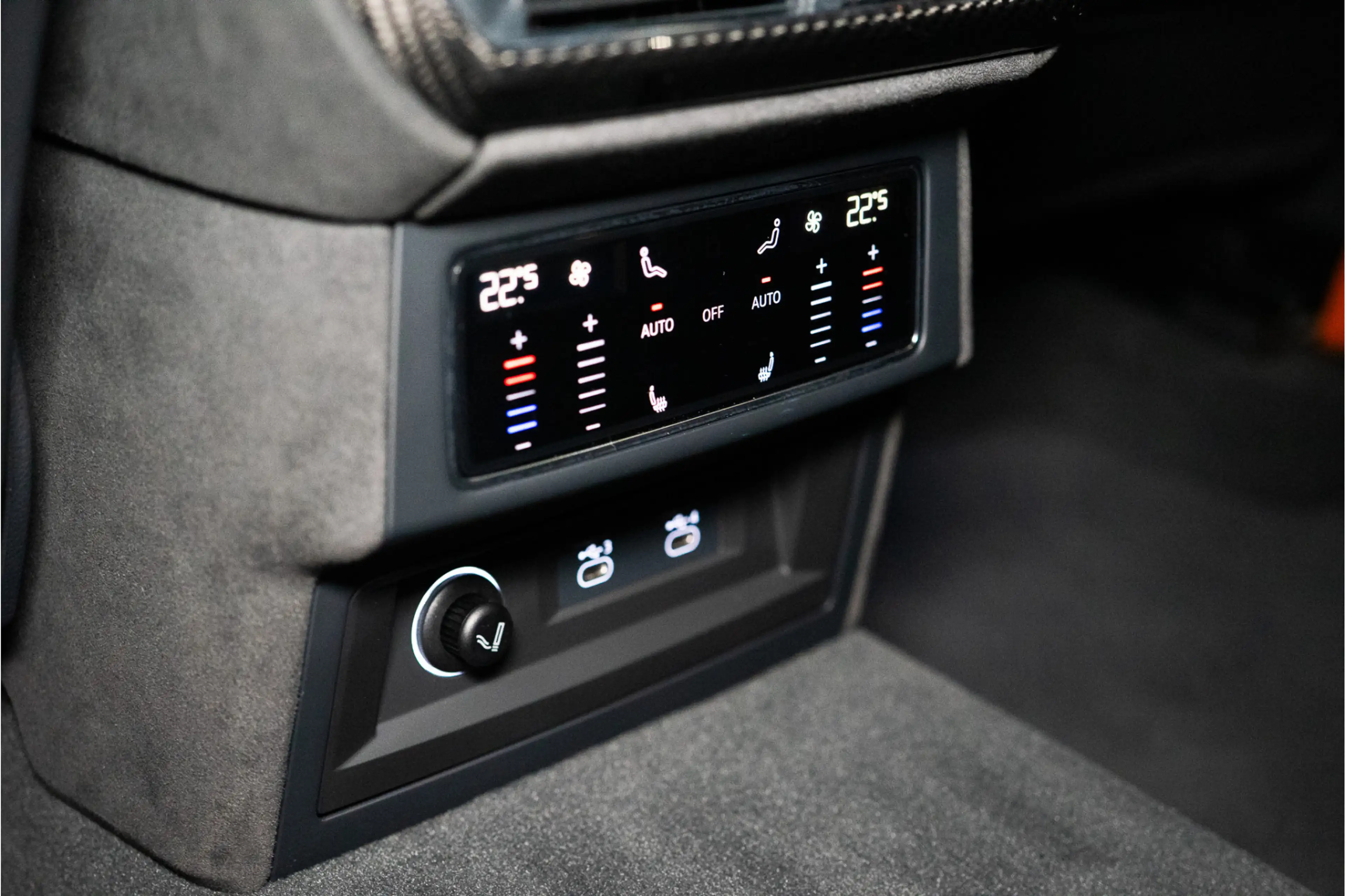 Lamborghini Urus 4.0 V8 Hybrid SE 800PK | Ad Personam | Nero Helene — photo 35