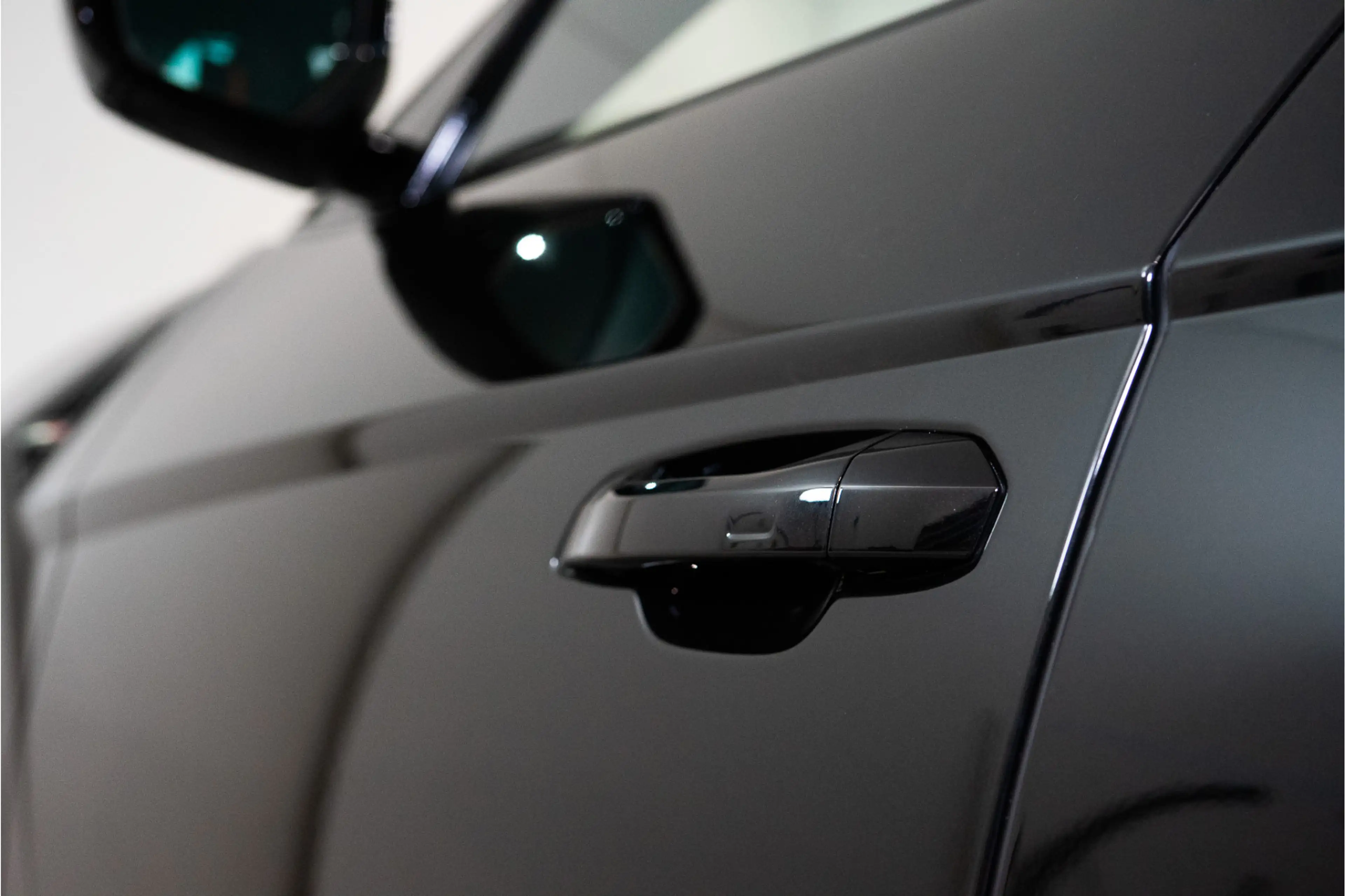 Lamborghini Urus 4.0 V8 Hybrid SE 800PK | Ad Personam | Nero Helene — photo 18