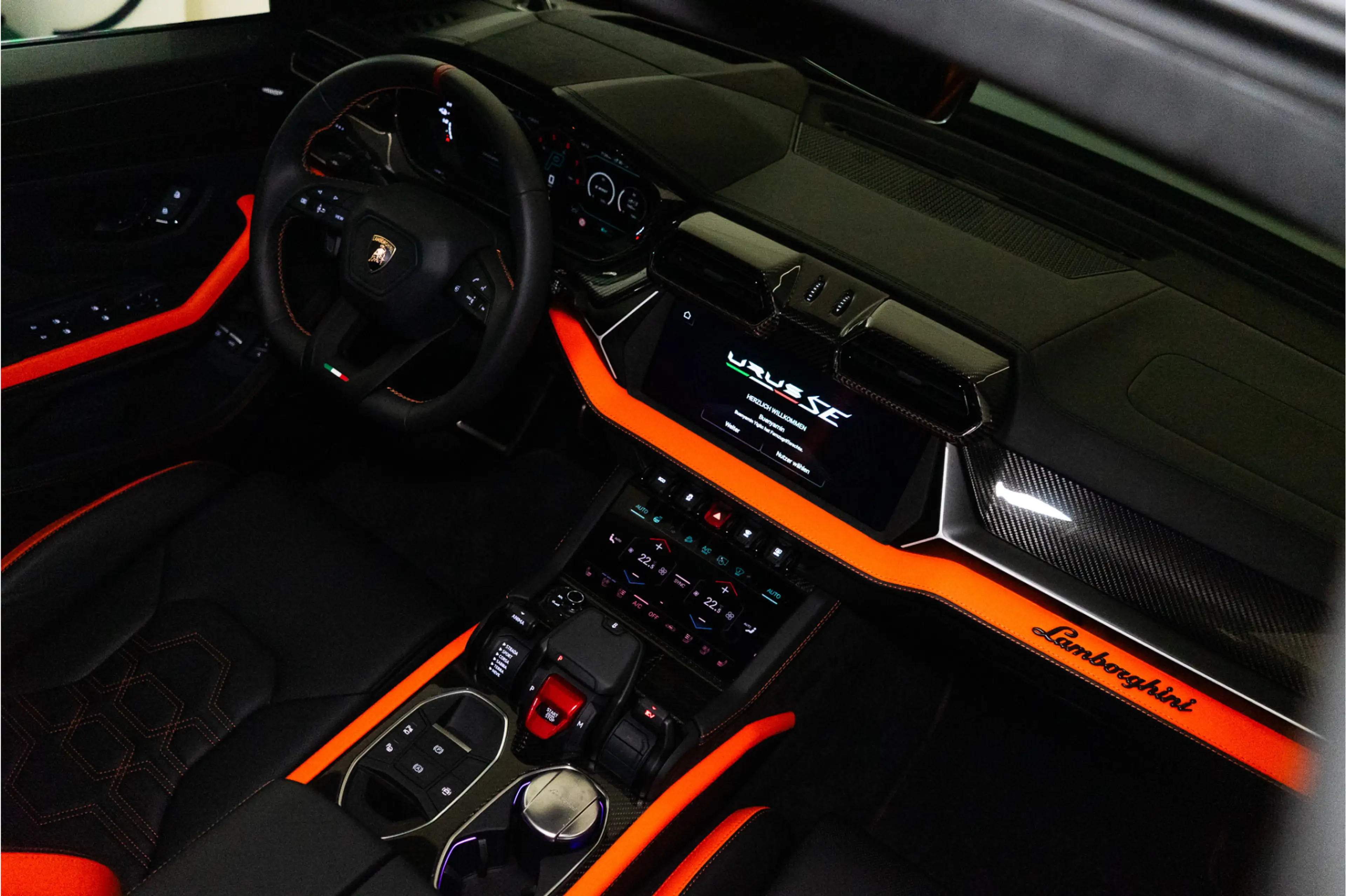Lamborghini Urus 4.0 V8 Hybrid SE 800PK | Ad Personam | Nero Helene — photo 25