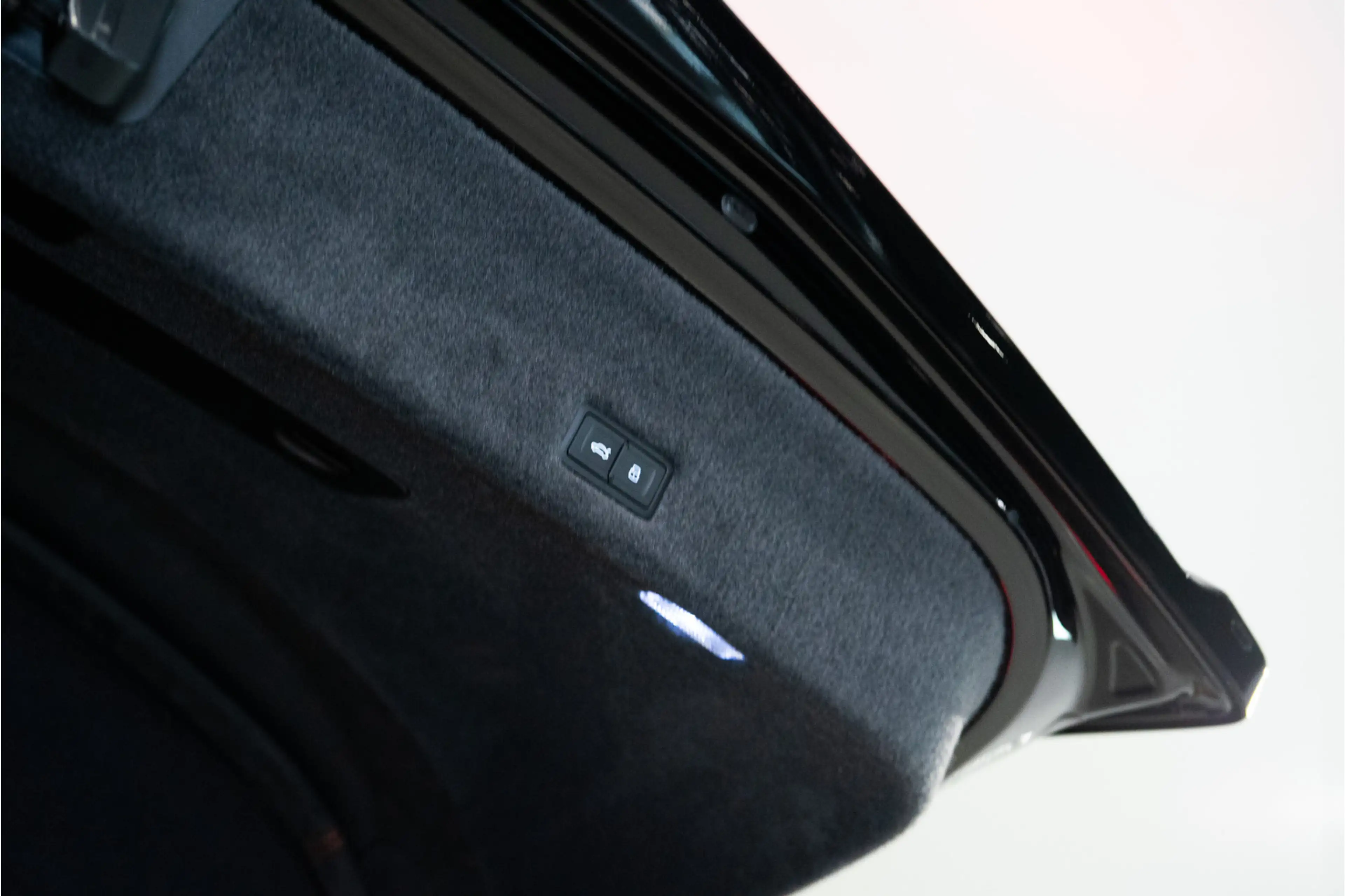 Lamborghini Urus 4.0 V8 Hybrid SE 800PK | Ad Personam | Nero Helene — photo 24