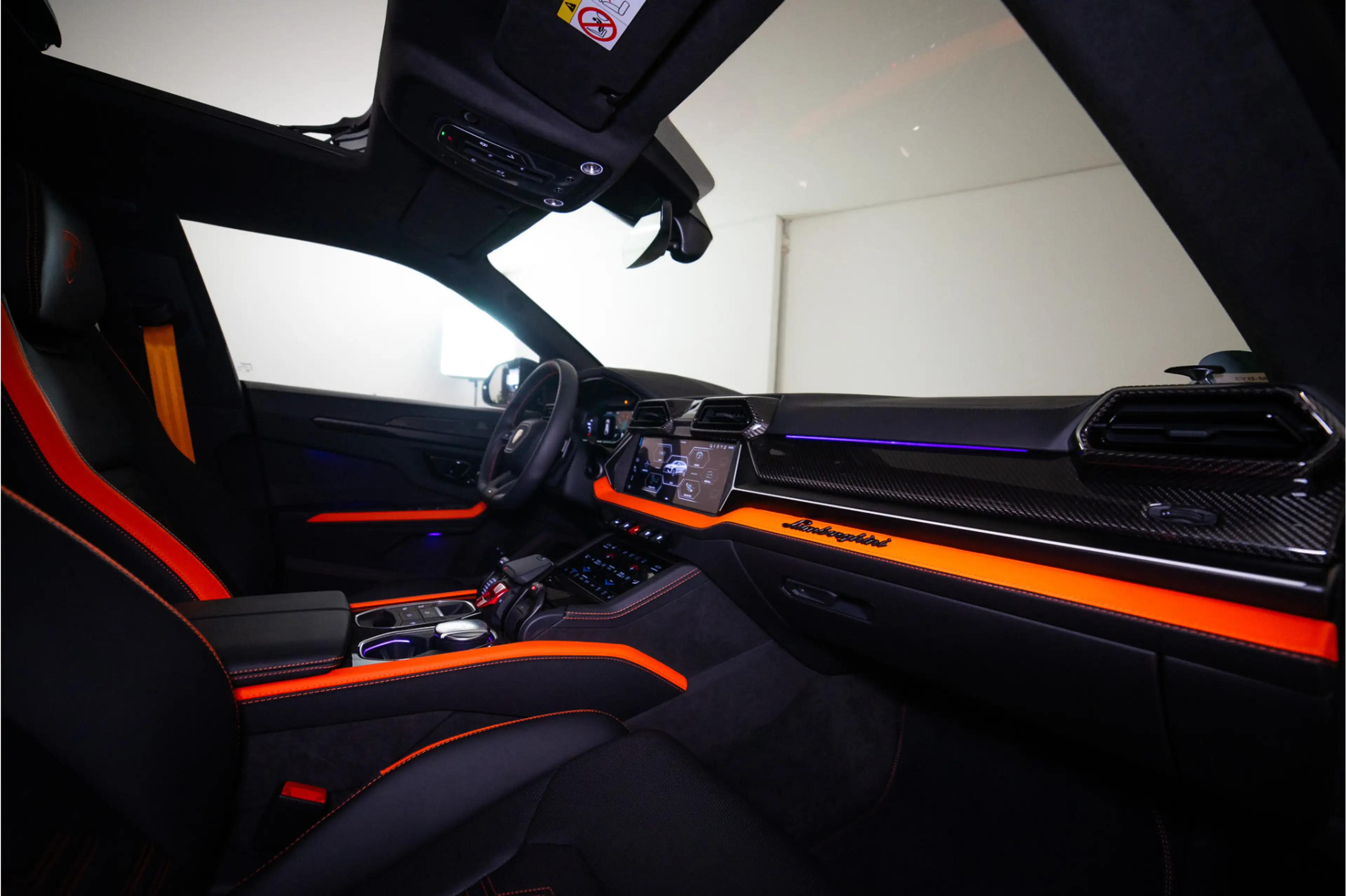 Lamborghini Urus 4.0 V8 Hybrid SE 800PK | Ad Personam | Nero Helene — photo 29