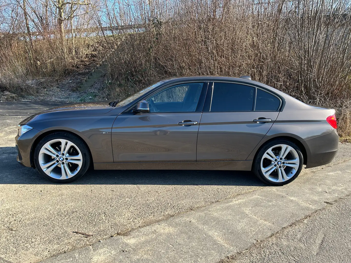 BMW 320 3er Diesel 320d Sport Line Bronze - 1