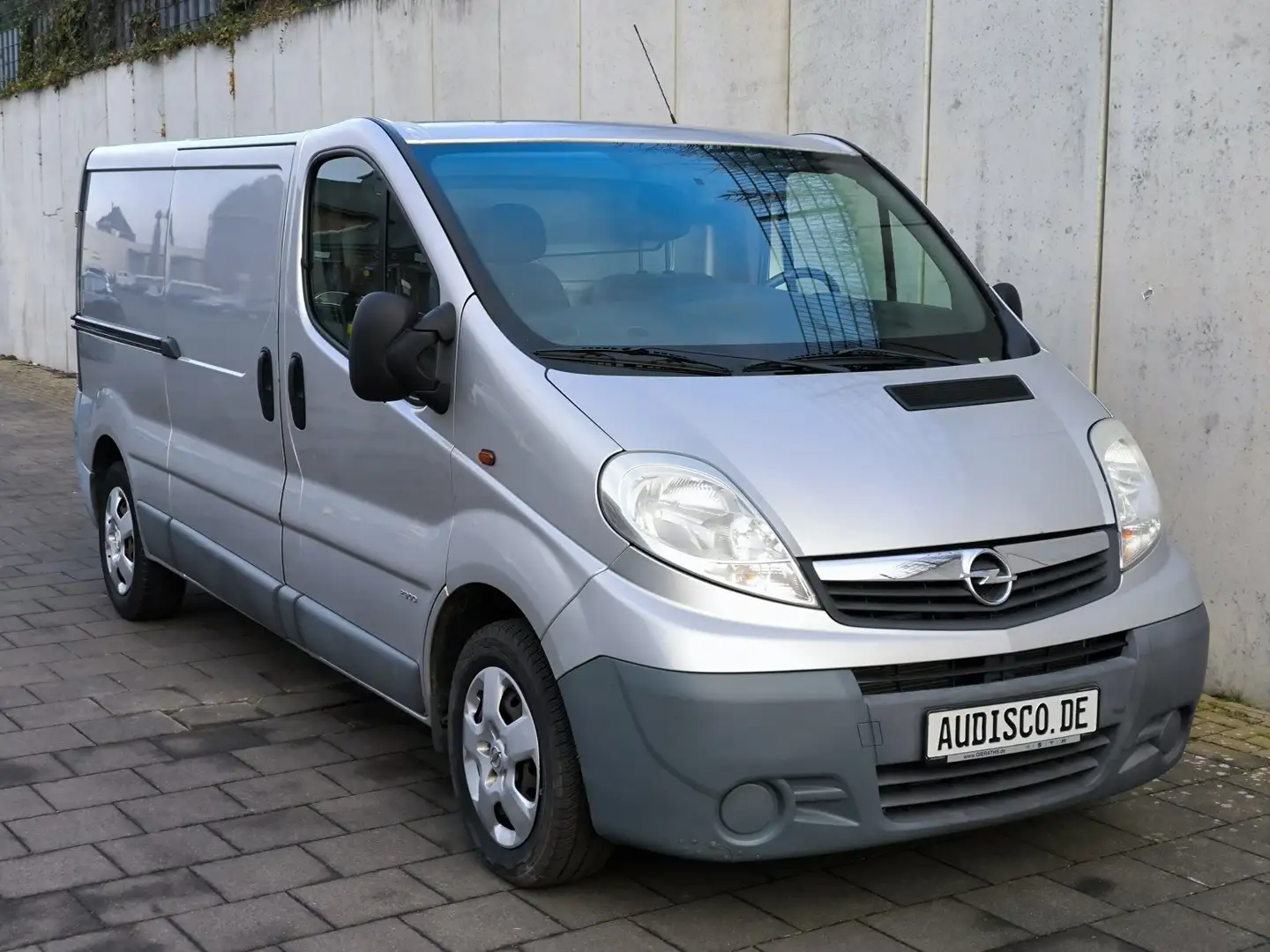 Opel Vivaro 2.0CDTI L2H1 AHK Bluetooth Tüv NEU Argent - 1